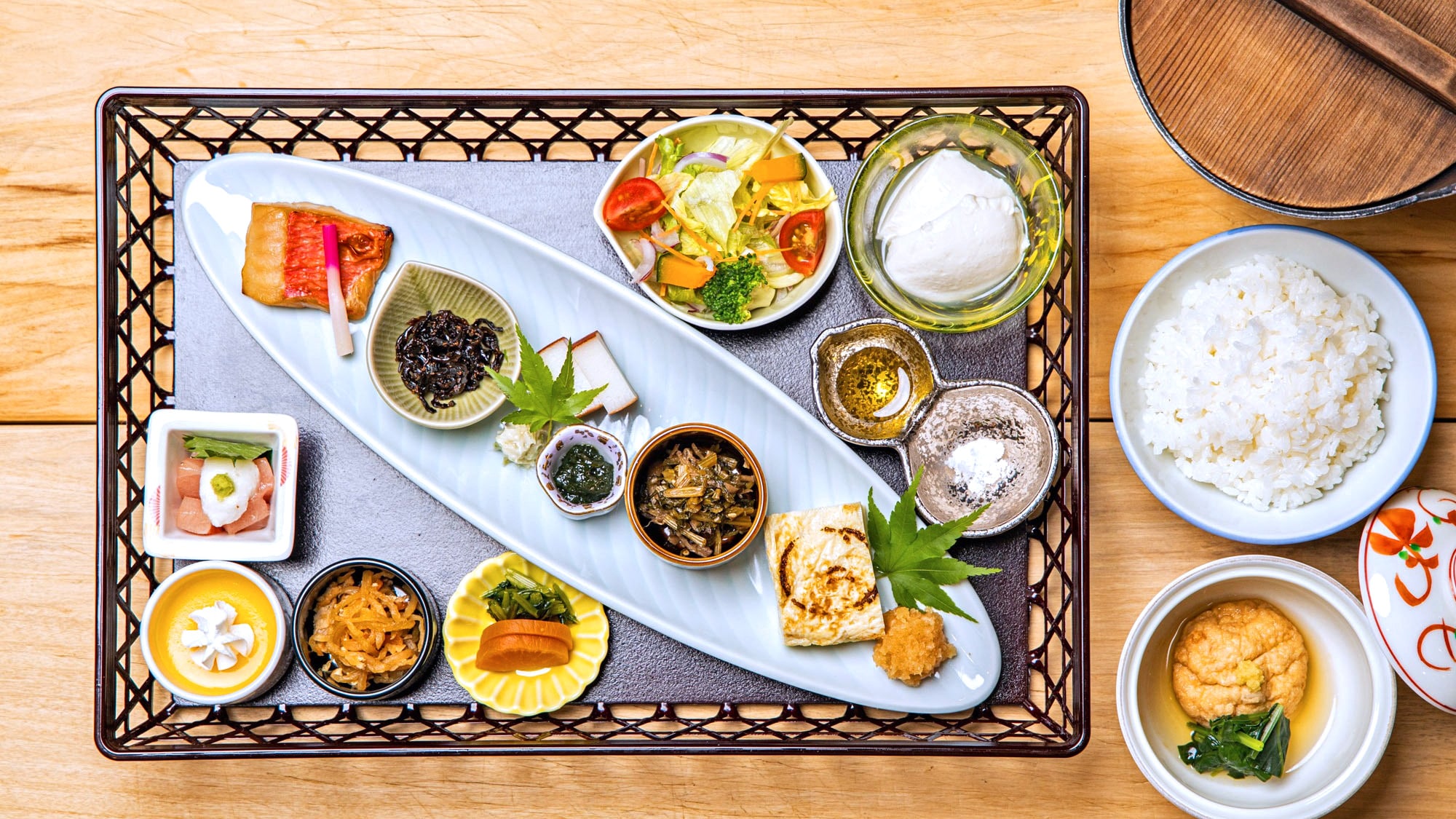[Sarapan] Kami menawarkan sarapan Jepang yang menenangkan dan disiapkan dengan cermat.