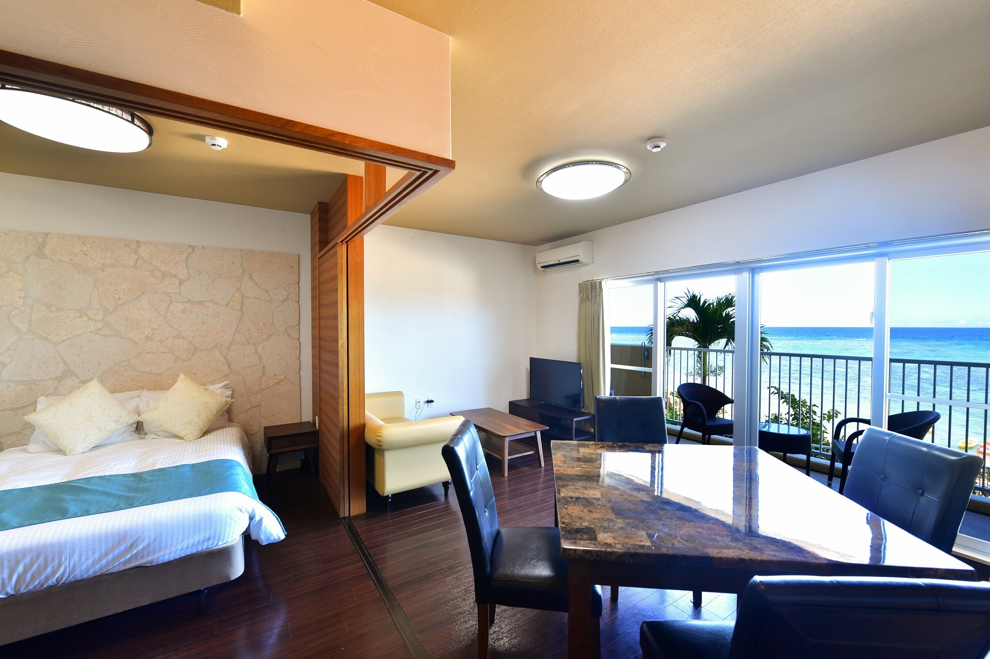 All rooms have ocean view ☆ 彡