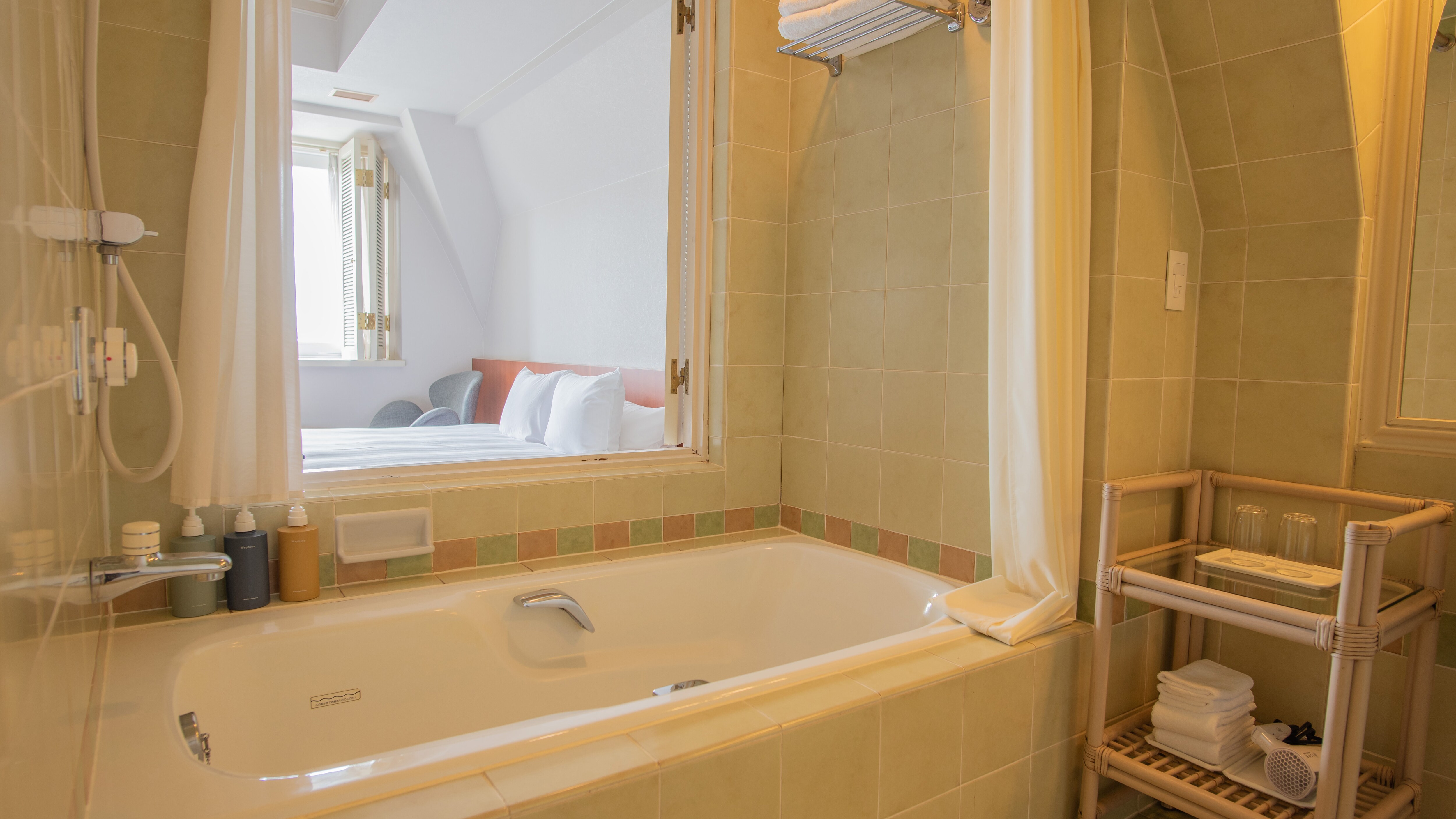 Standard double/bathroom