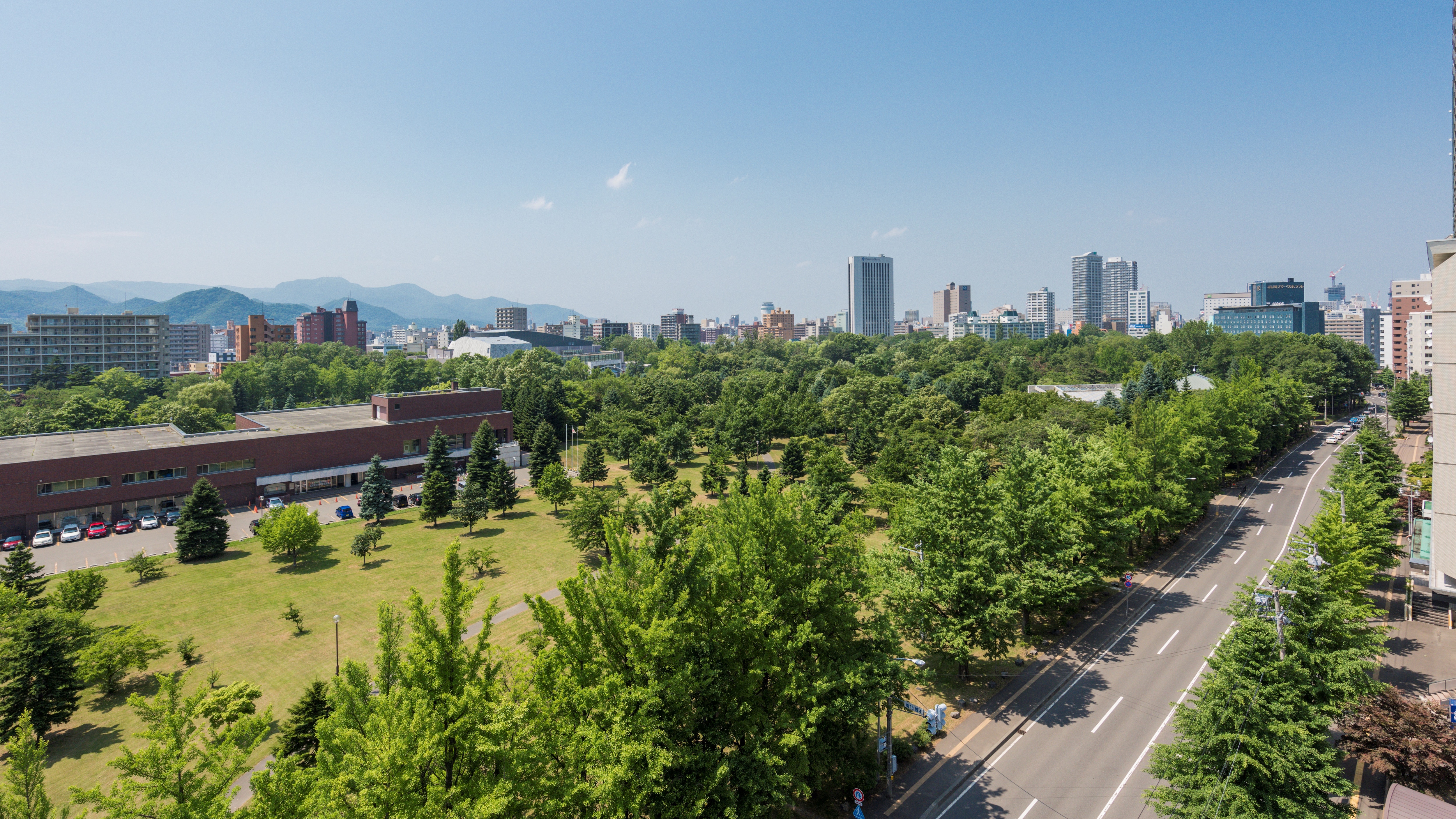 [Sightseeing around] Nakajima Park | A park loved by Sapporo citizens surrounded by the rich nature of the four seasons