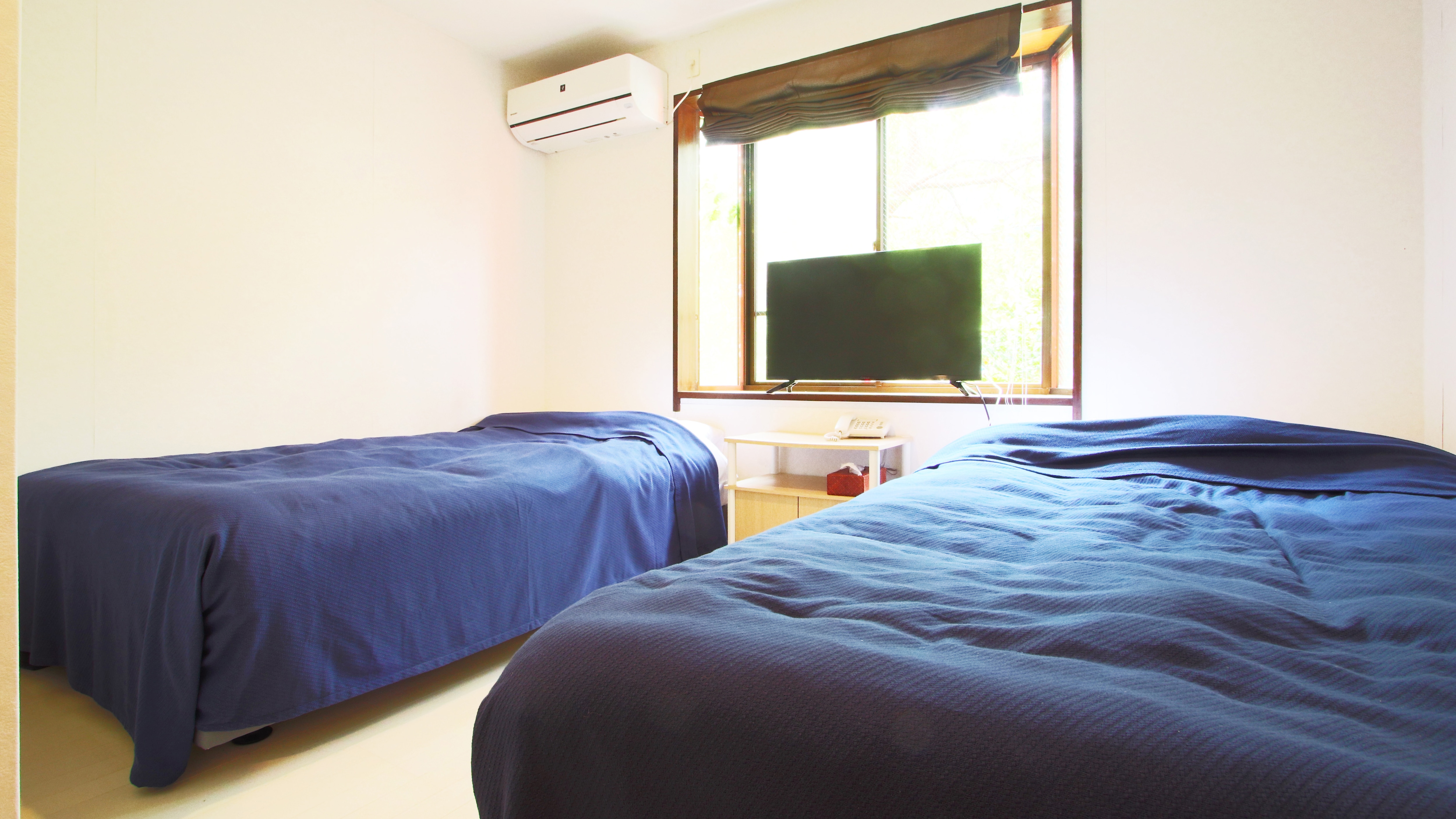 Twin ■ Semi-double size bed*