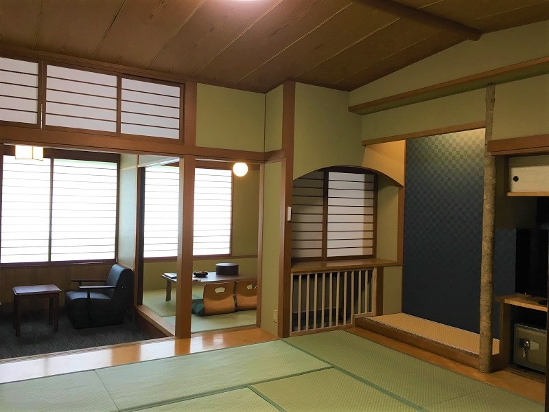 Two Japanese-style rooms (6 tatami mats + 6 tatami mats)