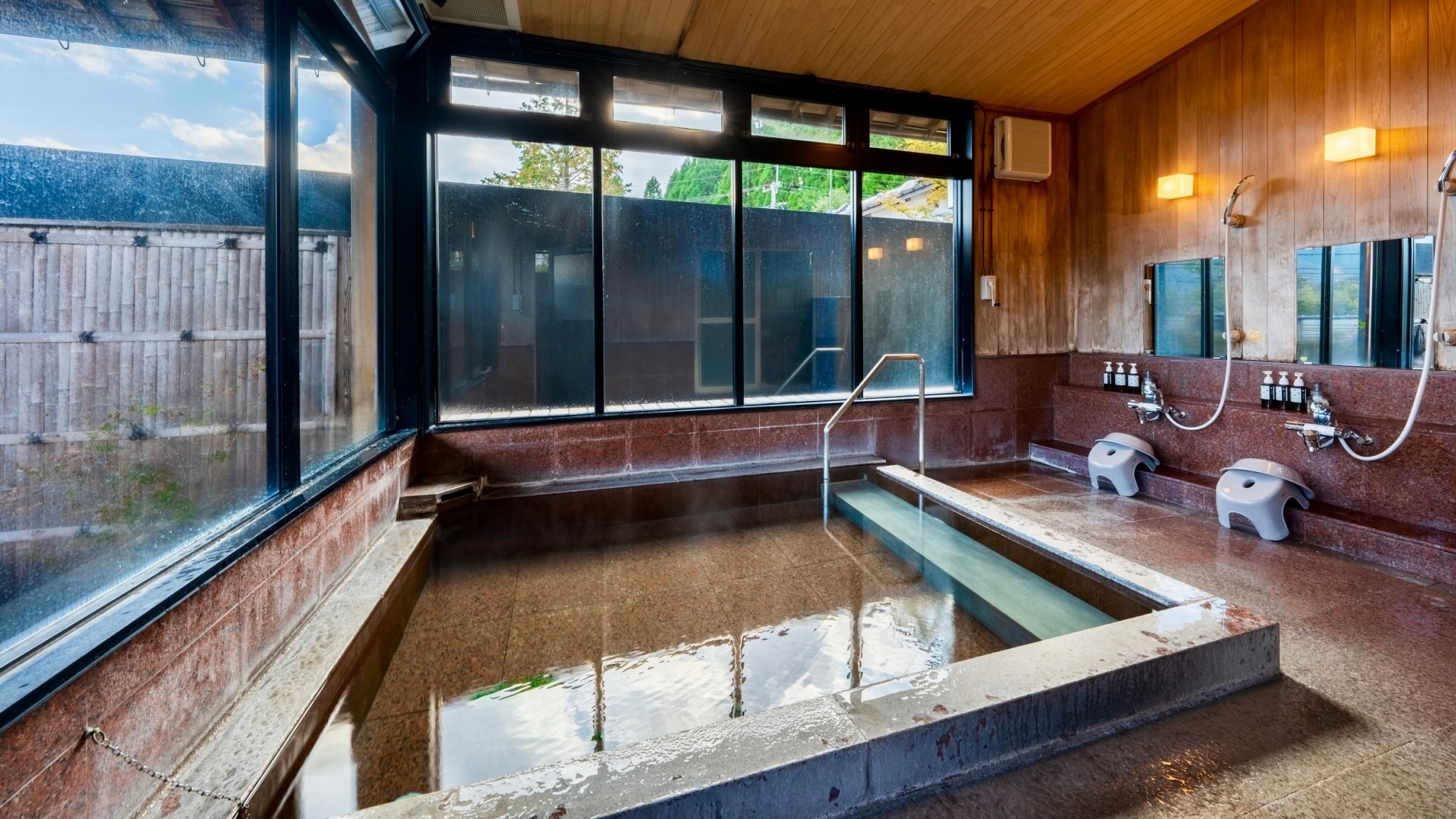 Large public bath/indoor bath