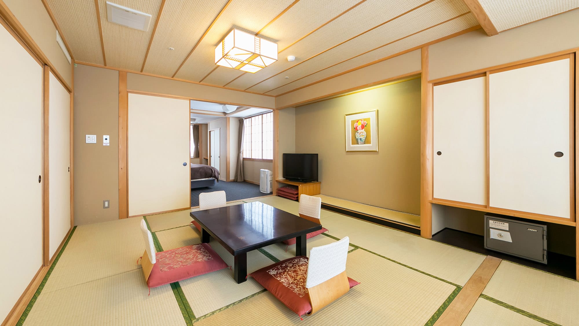 Accessible Japanese and Western rooms