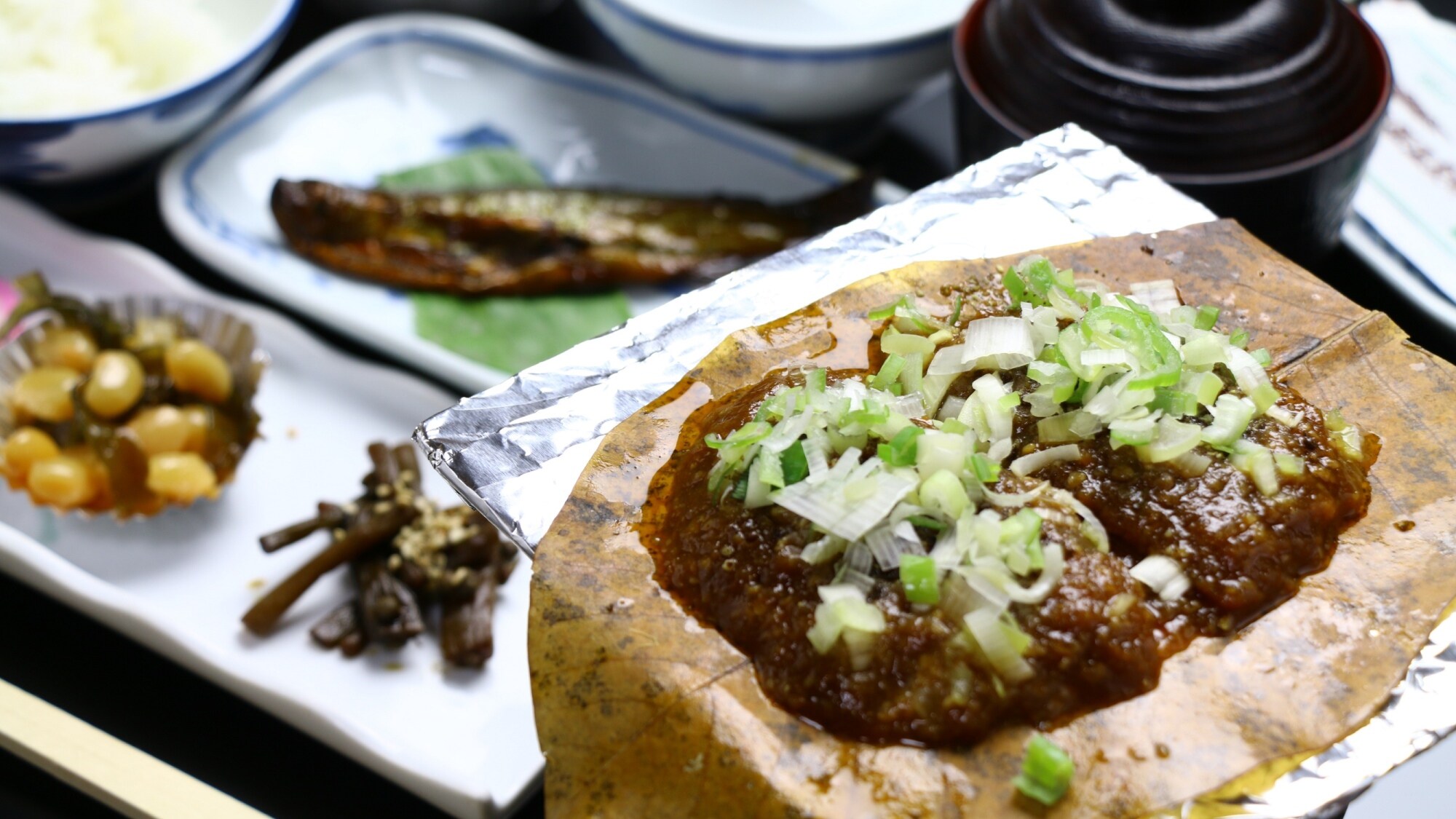 {Ví dụ về bữa sáng} Hoba miso - Thưởng thức hương vị hấp dẫn!