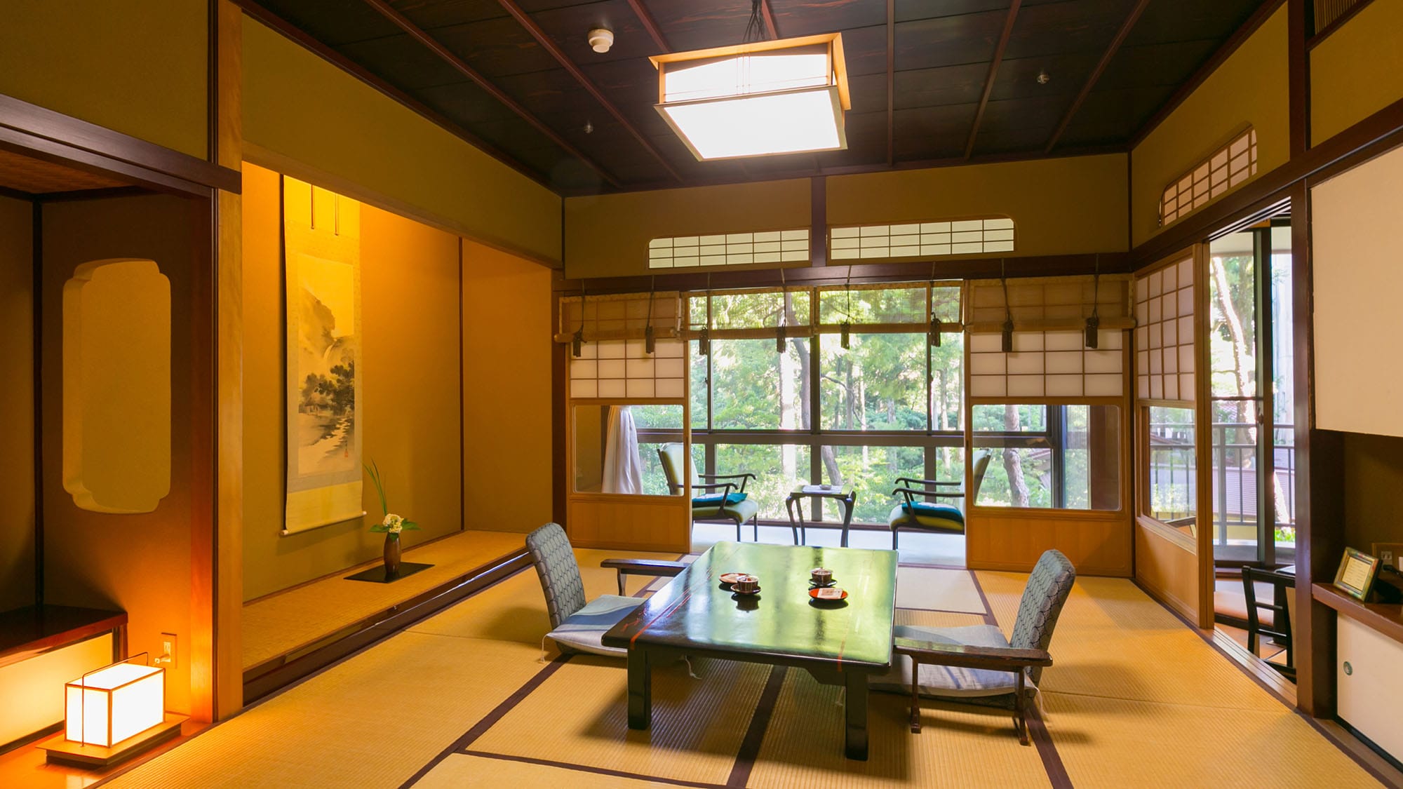 [Autumn House - Standard Japanese-style Room] A simple space where the tranquil Japanese atmosphere soothes the soul.