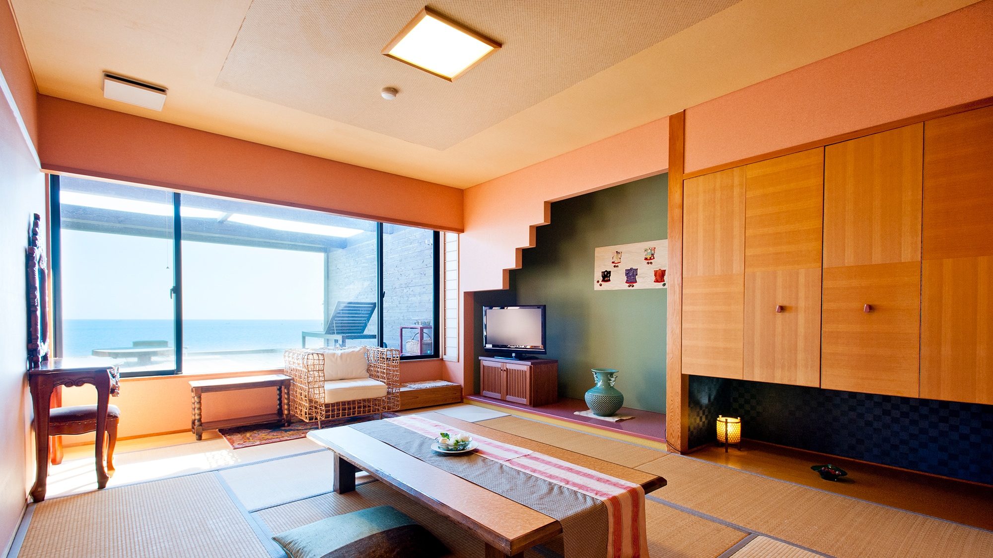 Japanese-style room with open-air bath