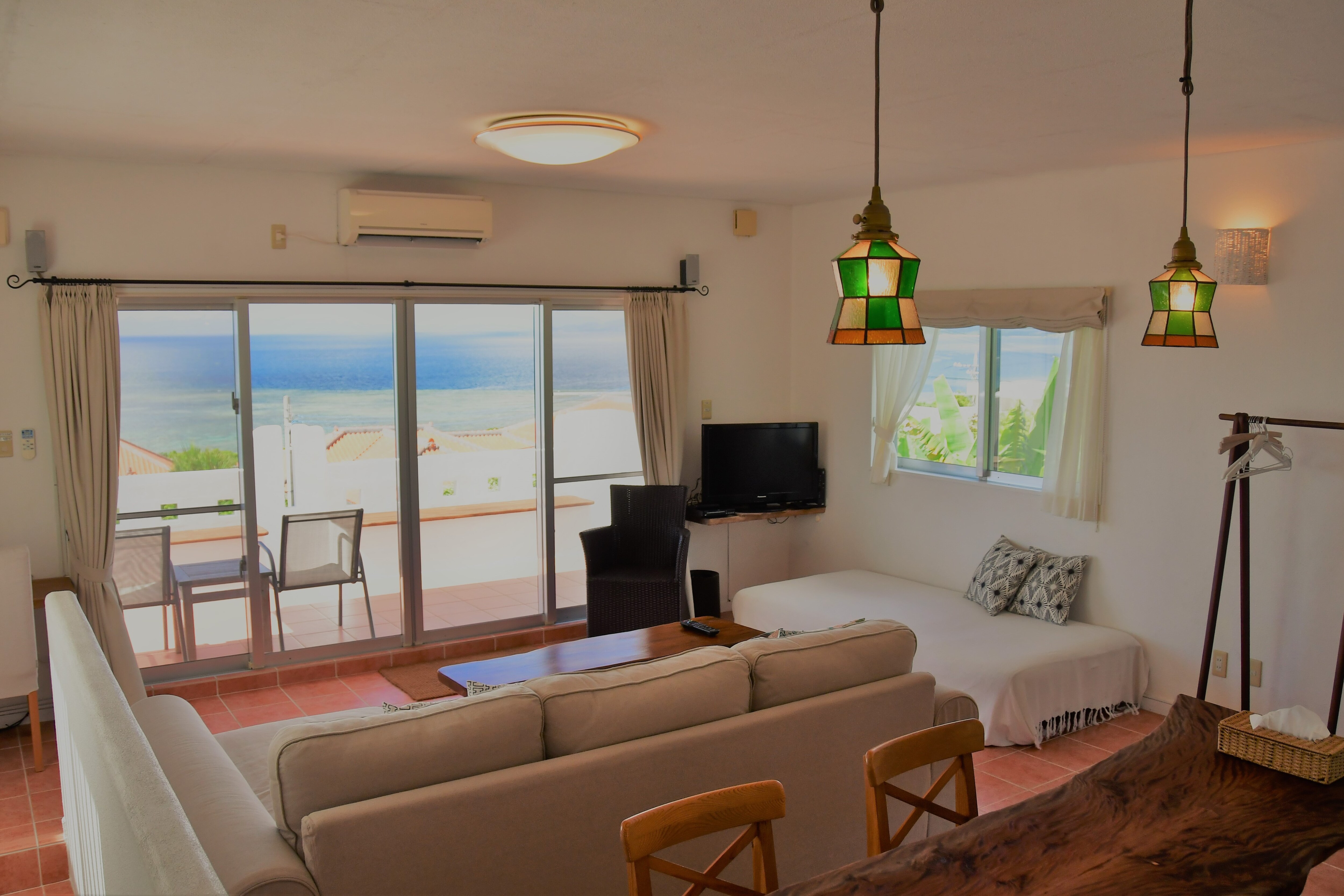 2nd floor living room