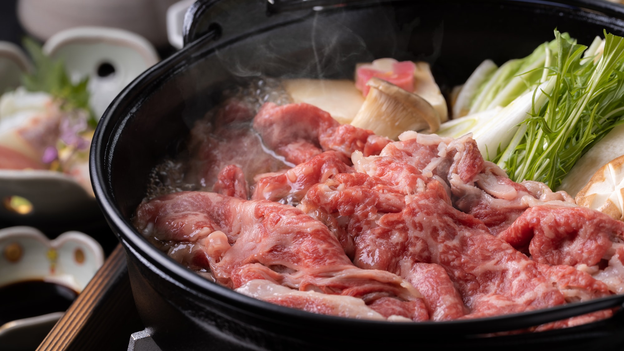 The best melting in the mouth ♪ Eat "Iyo beef" from Ehime prefecture! You can enjoy it luxuriously [Sukiyaki Kaiseki]