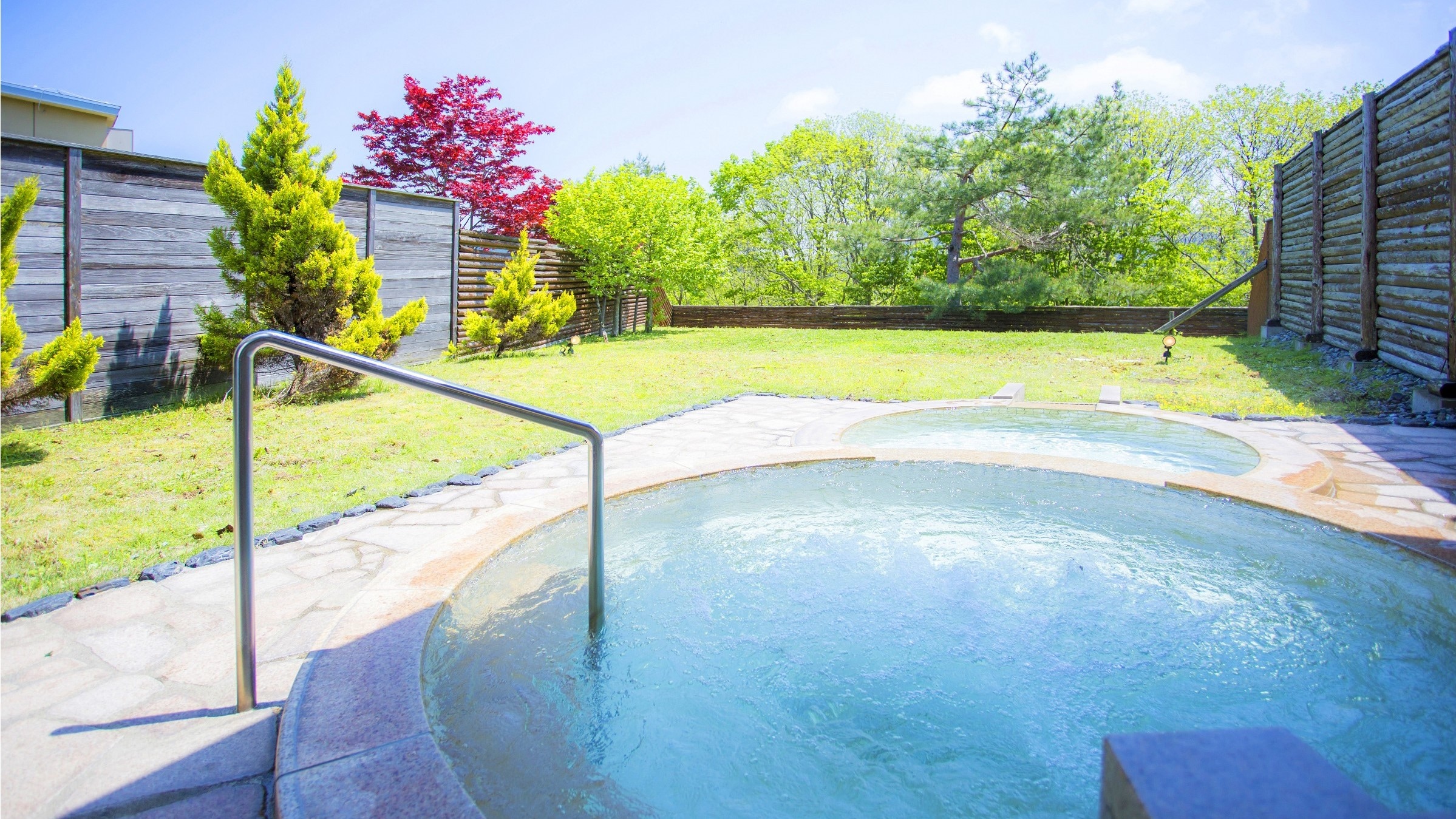 Open-air bath