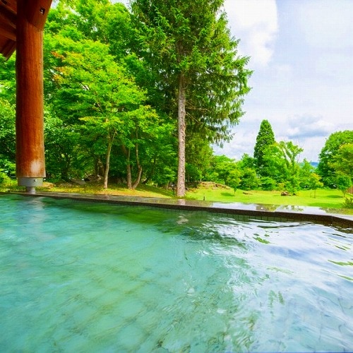 【溫泉】十和田湖西岸唯一的露天溫泉浴池（夏季） ※無室內浴池