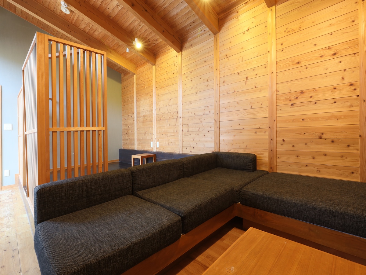 [Limited to 2 groups per day] Detached room with semi-open-air bath, towel amenities, Moegi F (example)