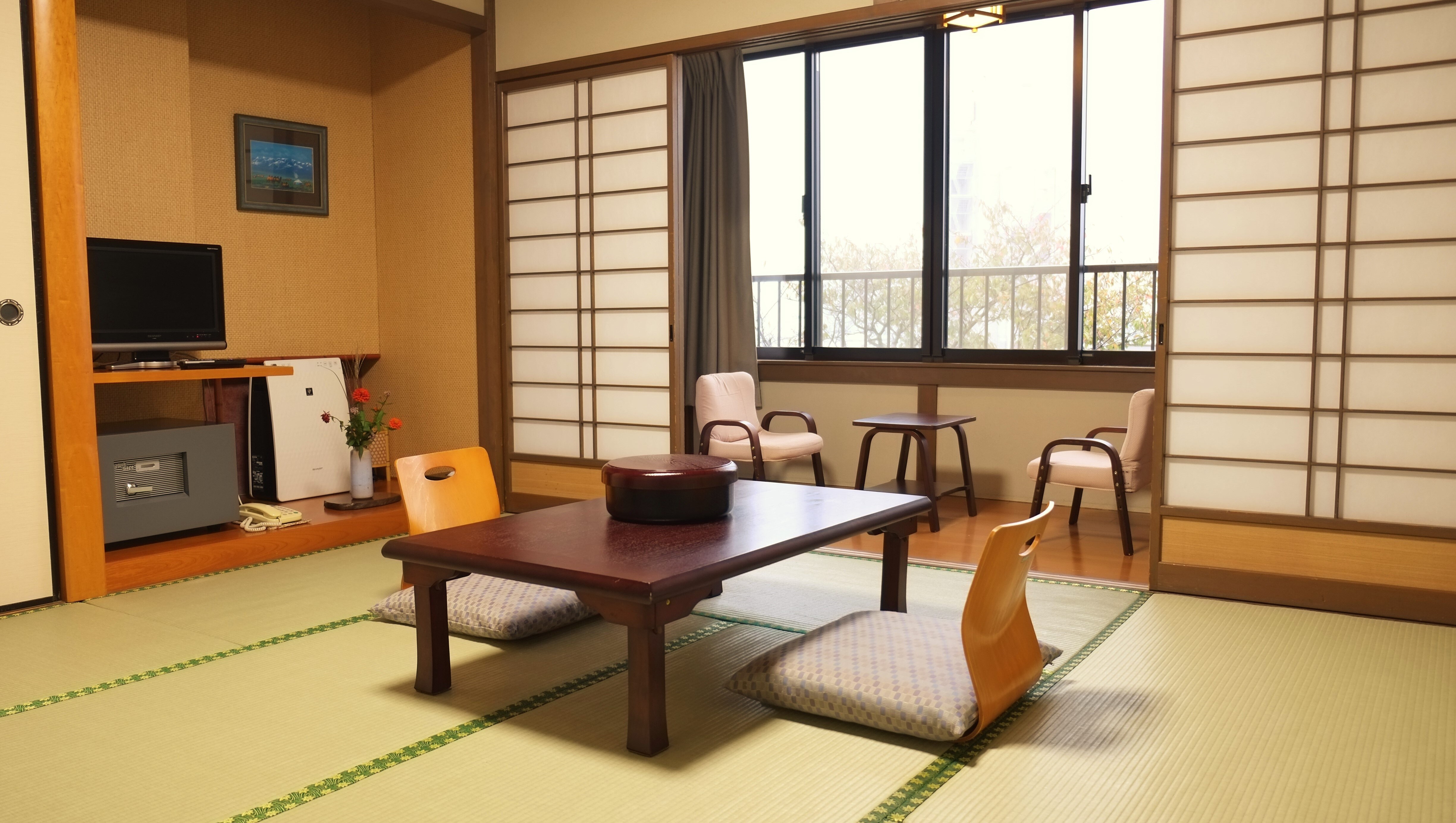 [8 tatami Japanese-style room]