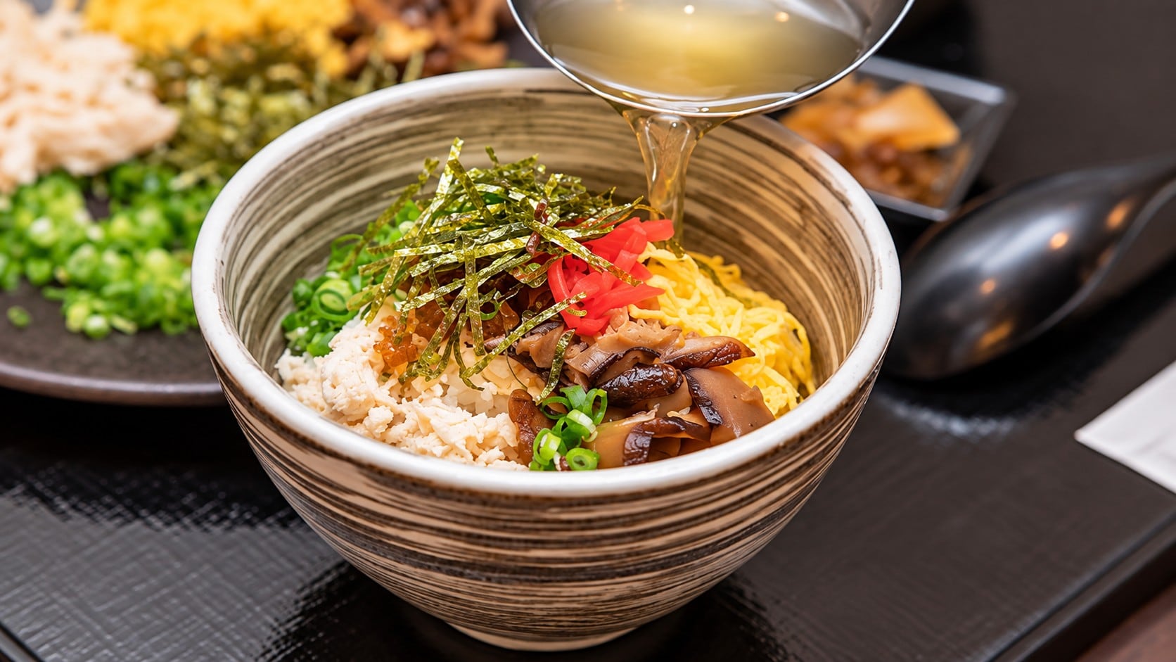 아침 식사 닭밥