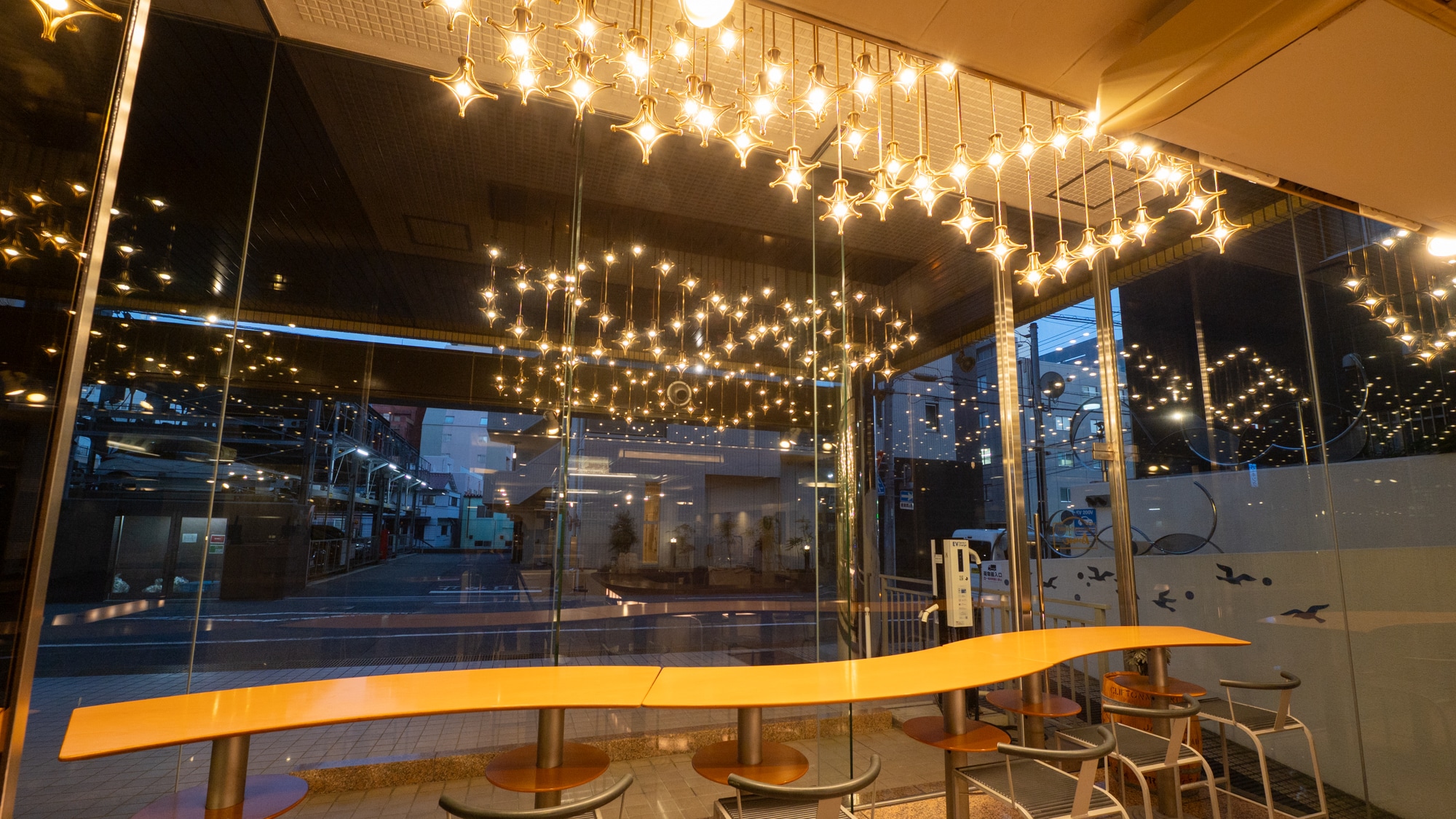 The restaurant can also be used as a lounge.