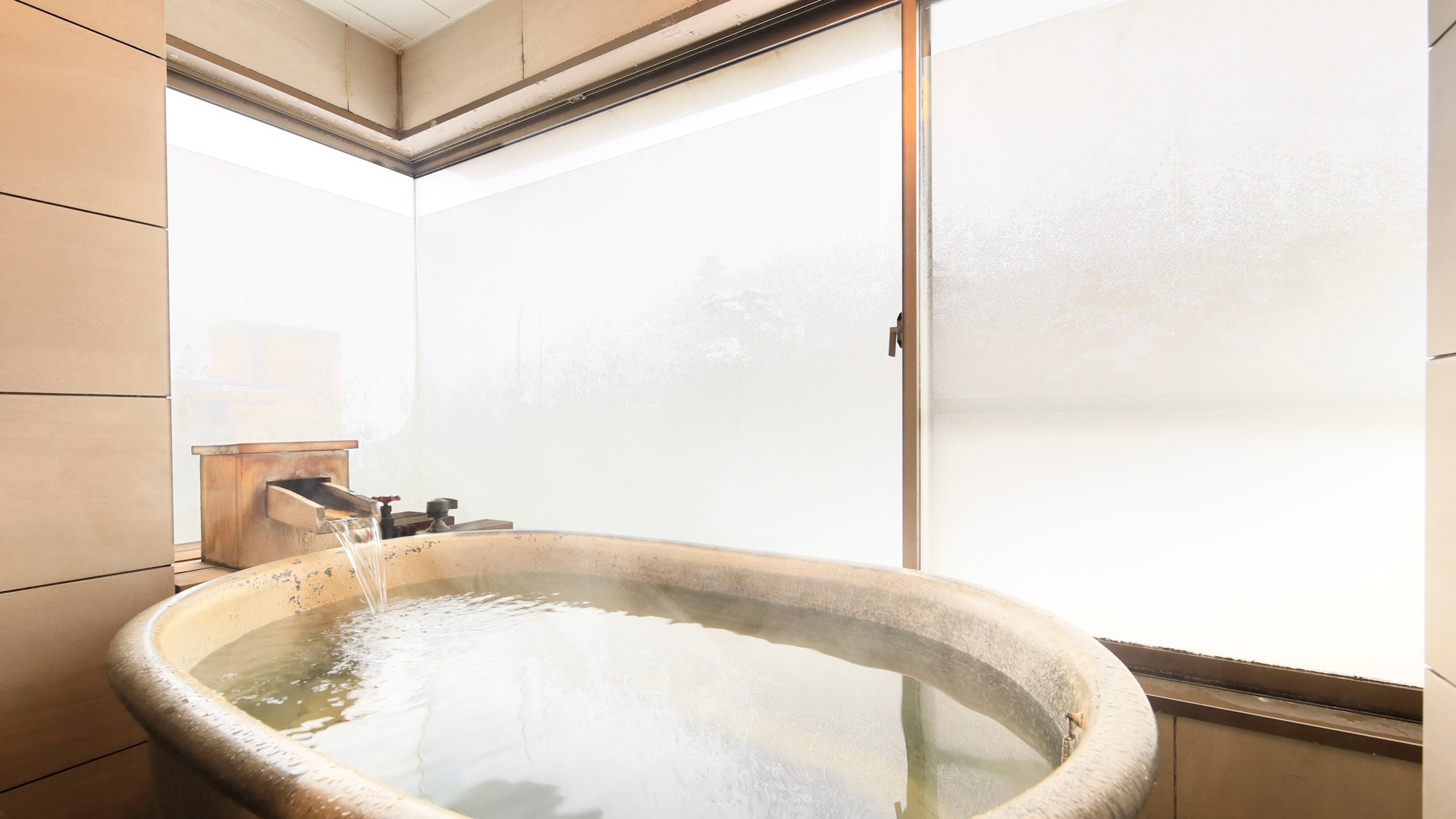 [Japanese-Western style room with hot spring bath] Open the window and enjoy the spectacular view in luxury