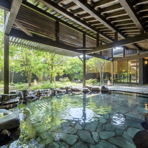 Manten-no-yu open-air bath