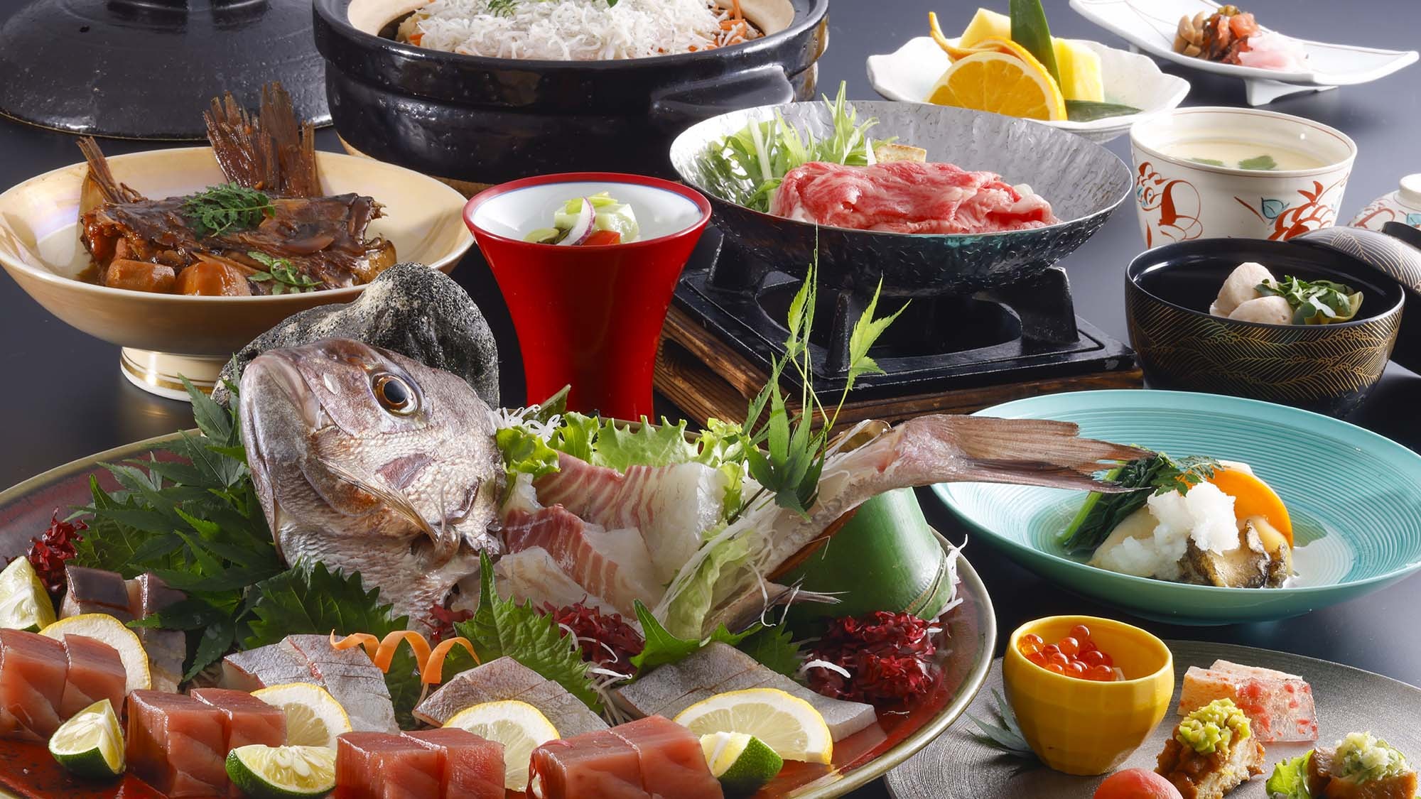 Seafood and beef sukiyaki course meal