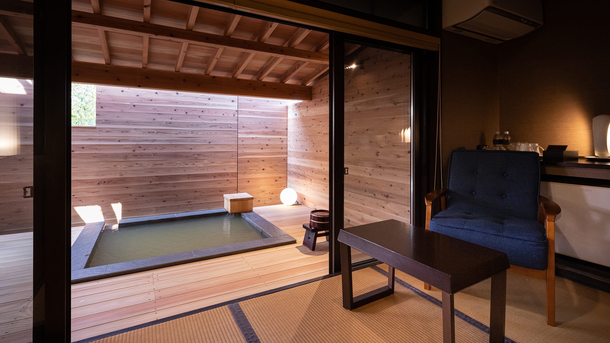 [Newly opened] Modern Japanese style with open-air bath [Momiji]