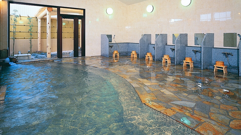 Large communal bath Overflowing hot water
