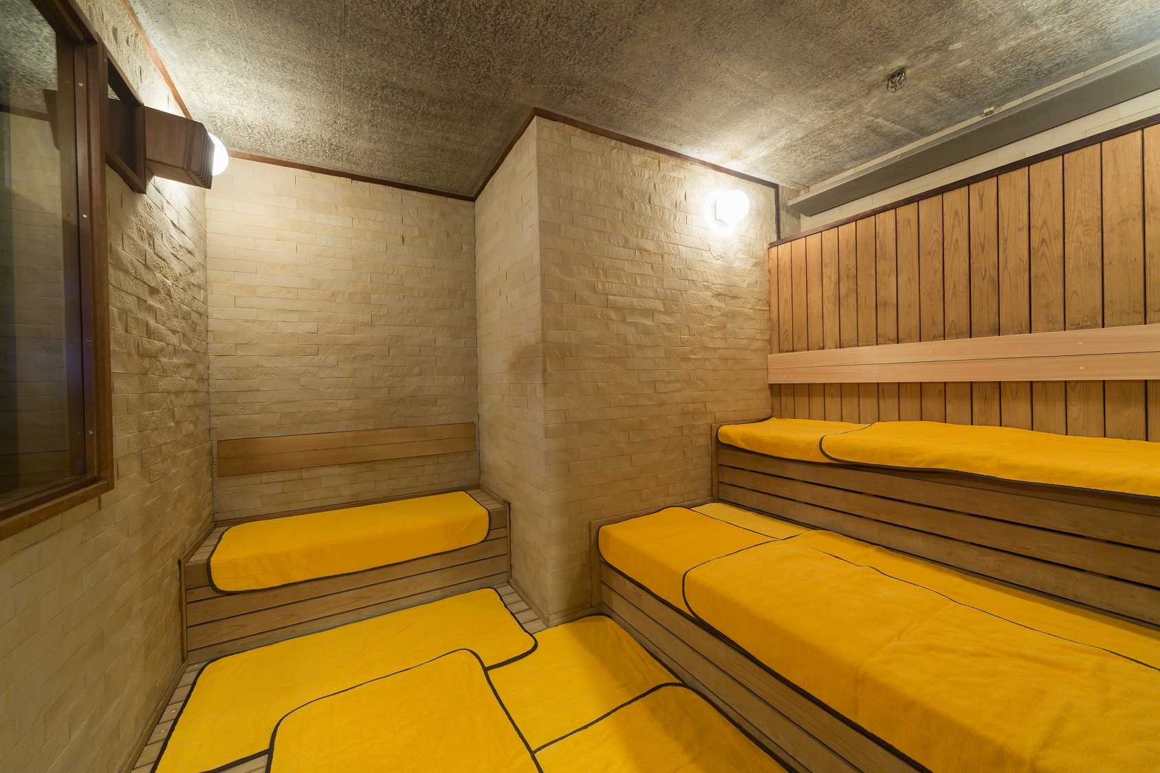 [Men] High-temperature sauna: 15:00 - 10:00 (closed between 1:00am - 5:00am)