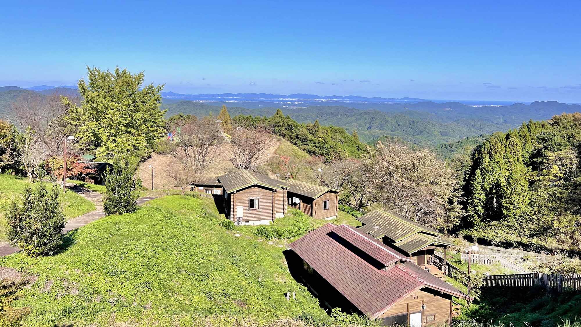 ・[Exterior] Enjoy a relaxing time surrounded by nature with your family and friends.