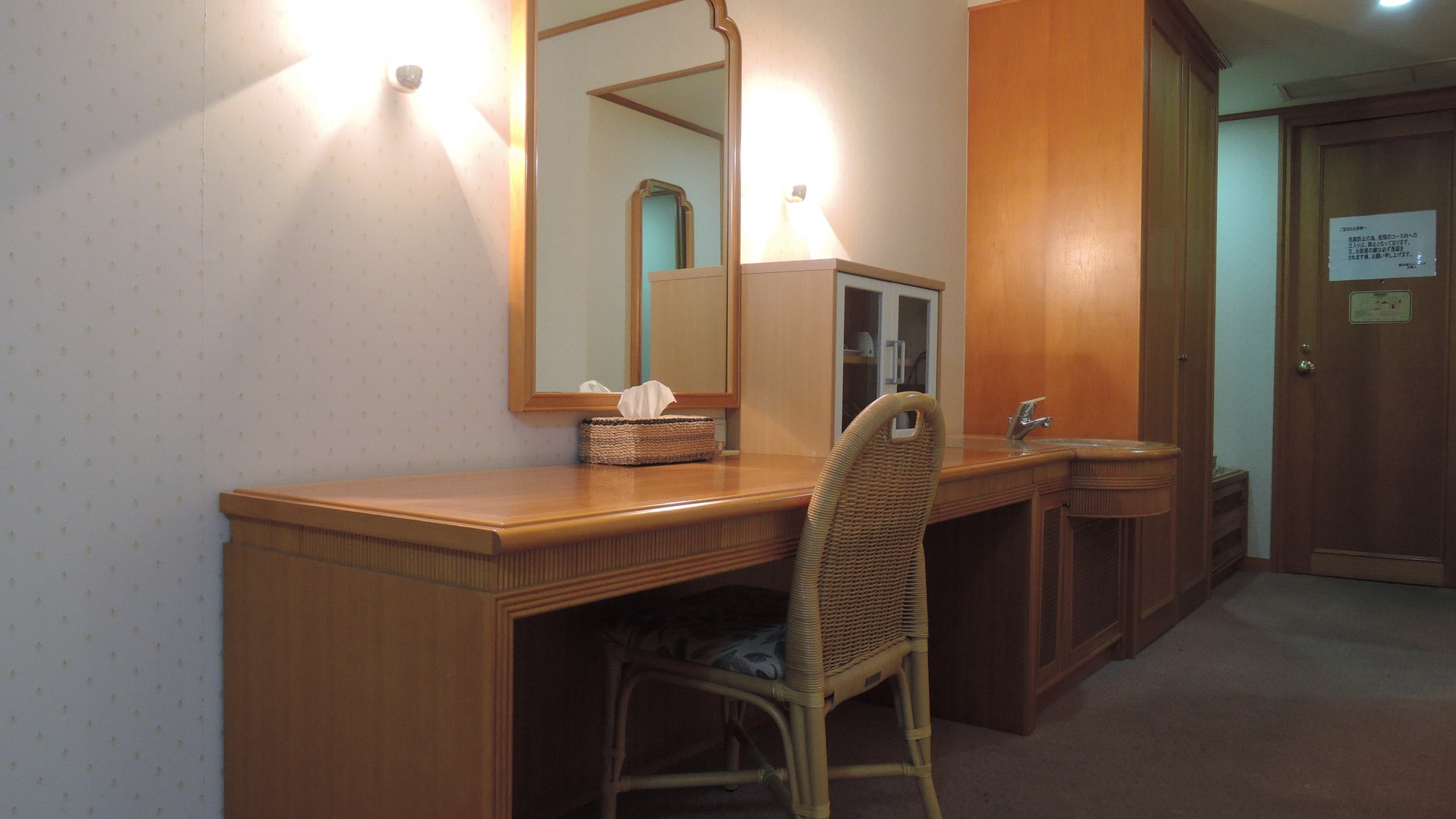 * [Example of a twin room in the main building] Spacious and relaxing.