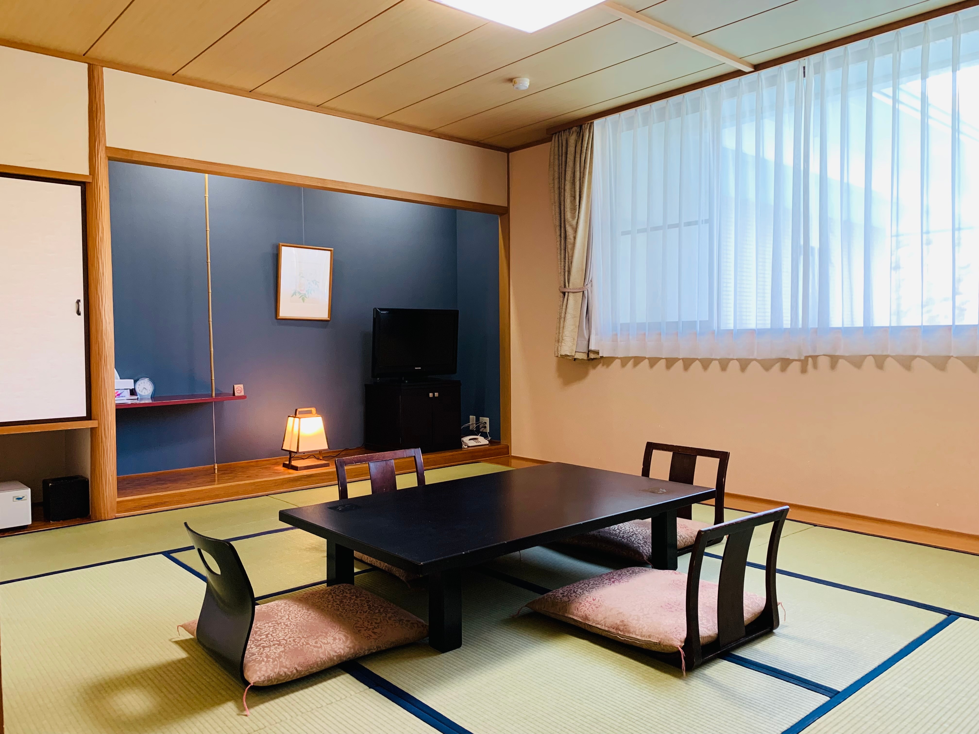 Mountain side Japanese-style room
