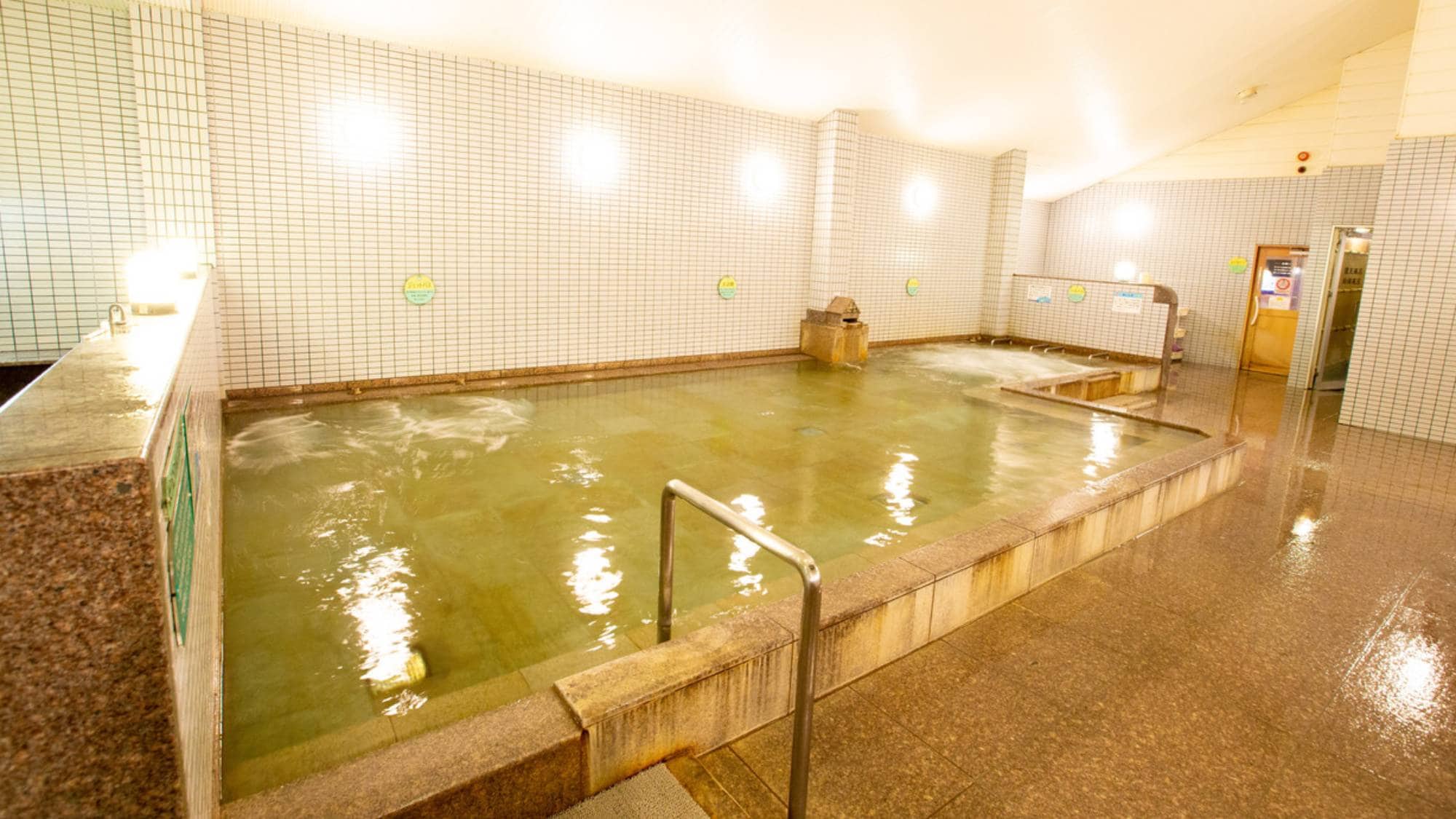 ・[Iyashino Main Building] Large public bath (example)