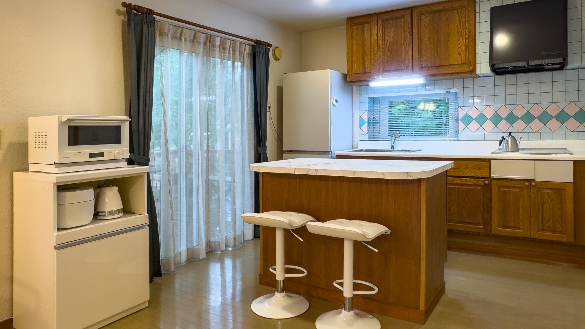[Hot spring rental villa] W type kitchen