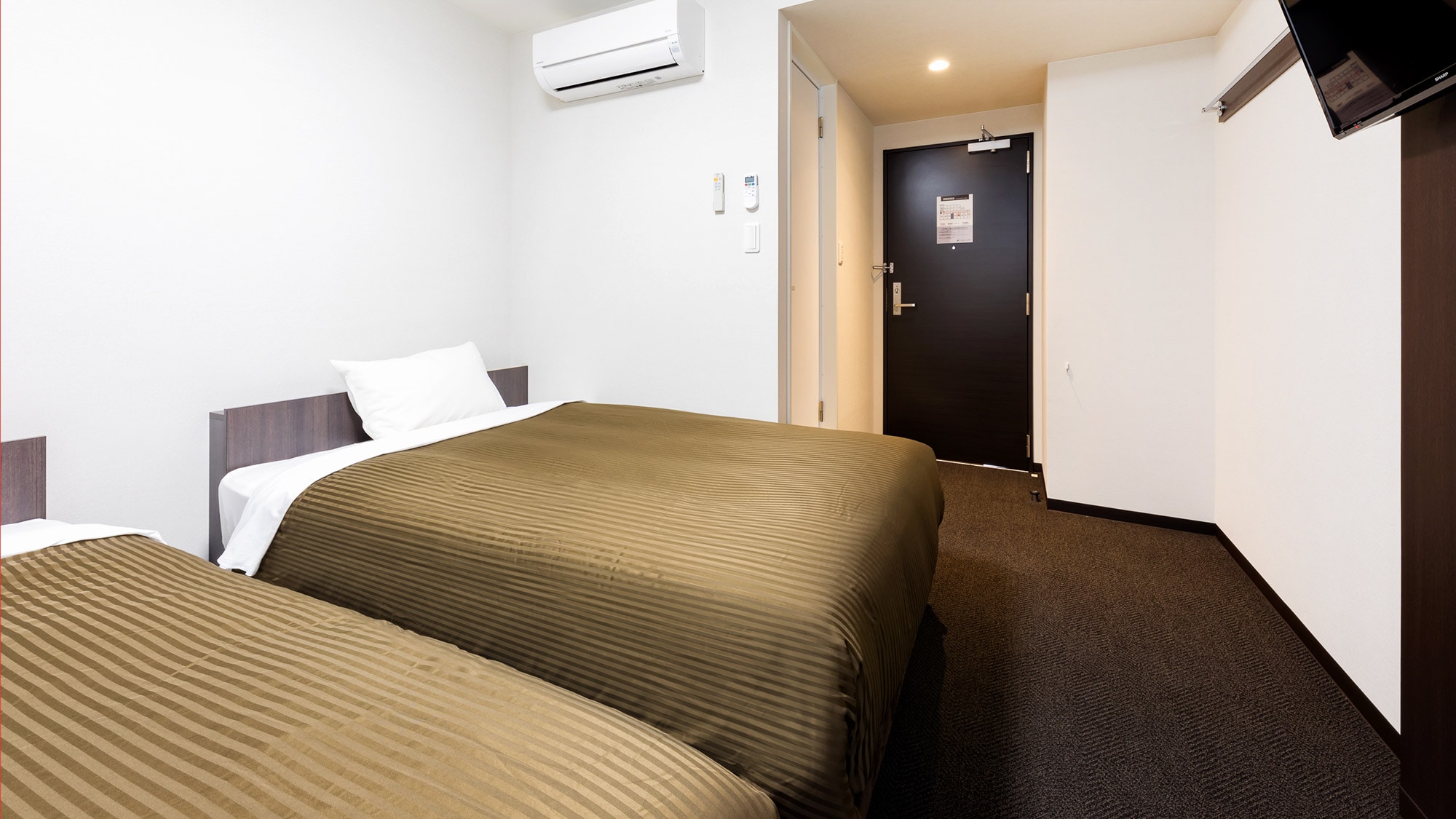 Twin room [2 120 cm wide beds]
