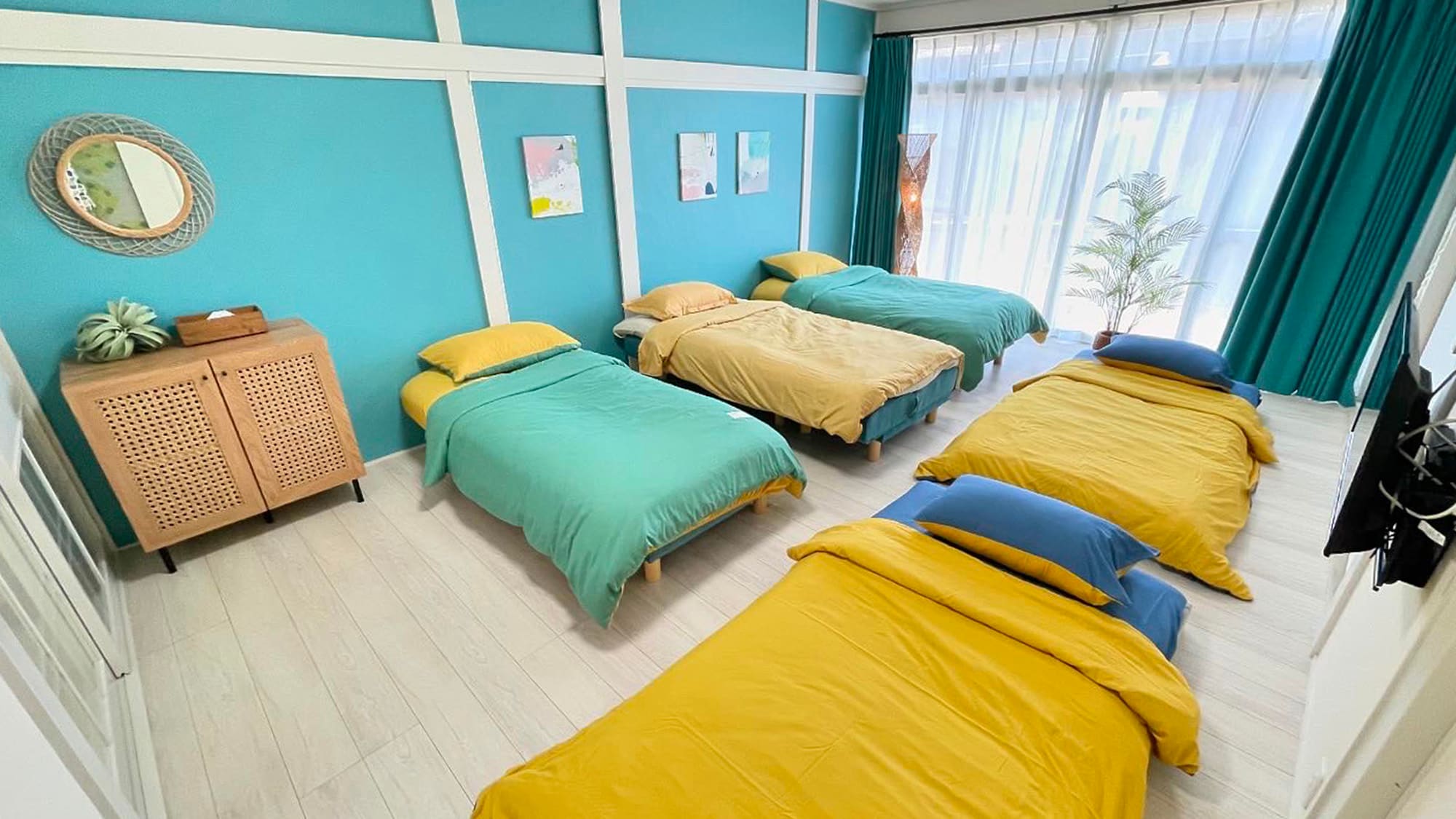 ・[Phòng 1] Có thể chứa tối đa 5 người với 2 tấm futon được trải ra.