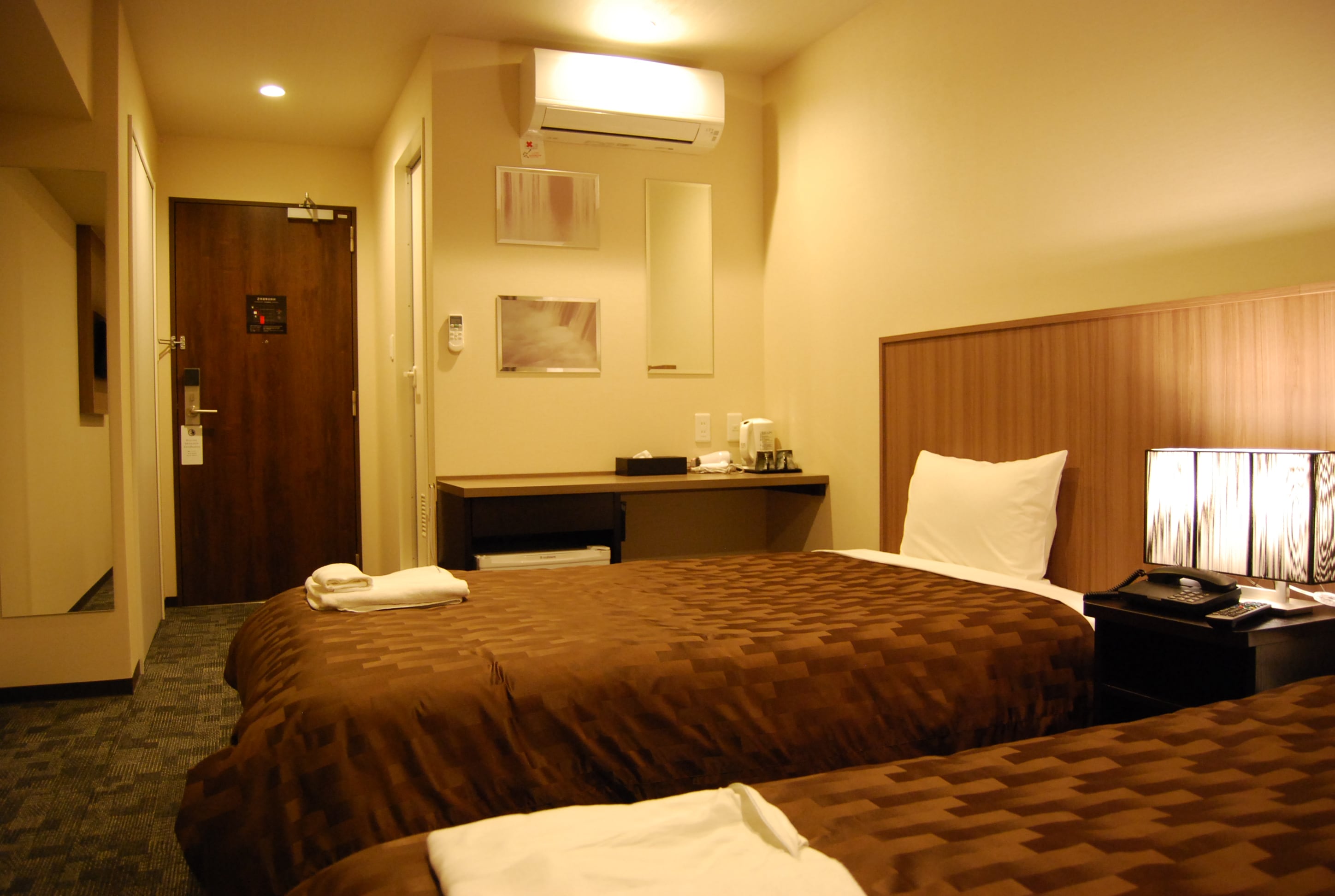 Twin room (example)
