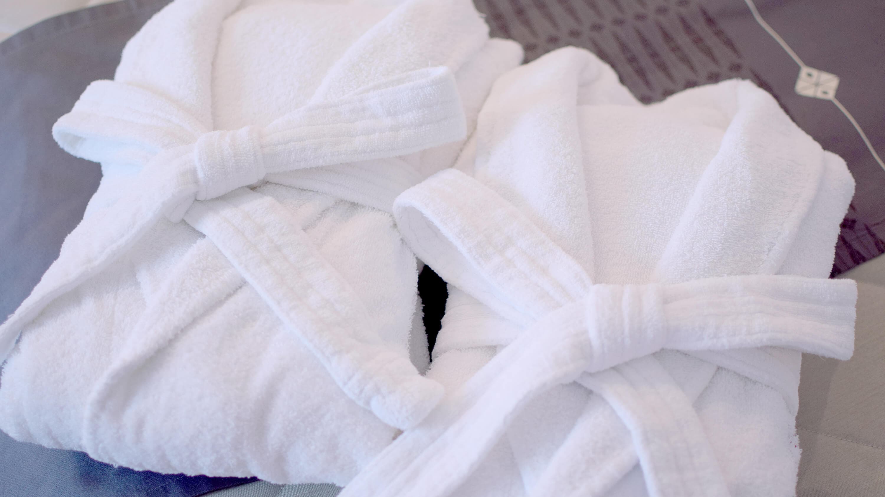 SERVICE / Bathrobe