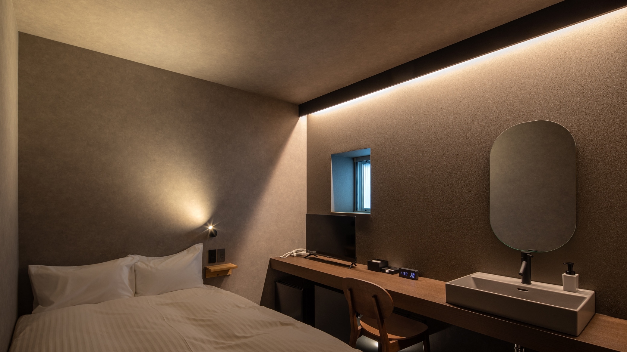 Semi-double room
