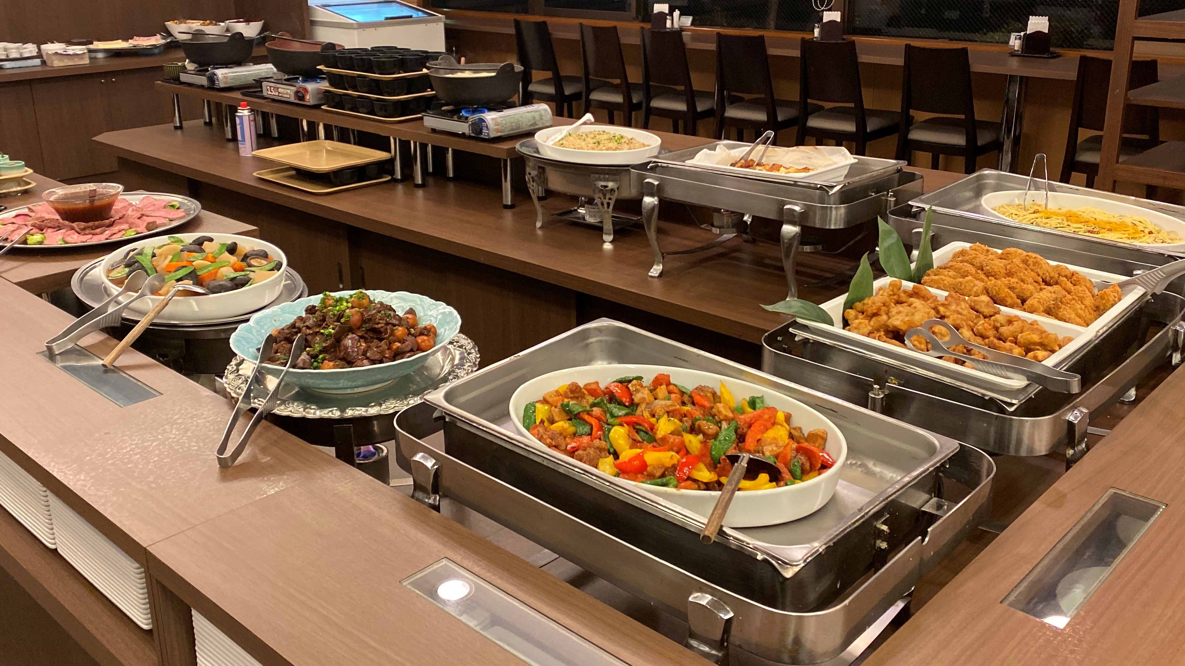 บุฟเฟ่ต์มื้อเย็น