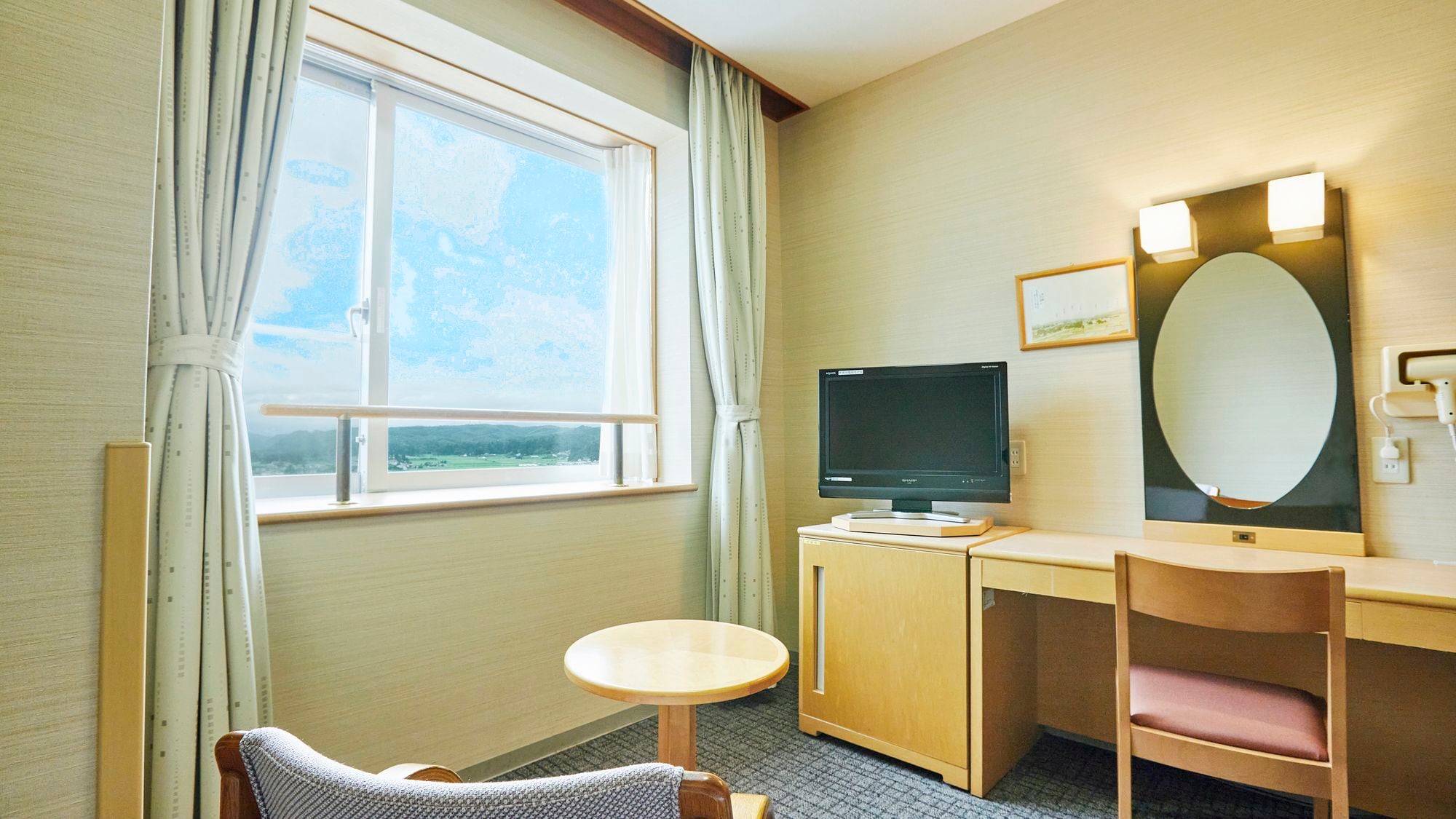 Western-style semi-double room (20 square meters) [Non-smoking]