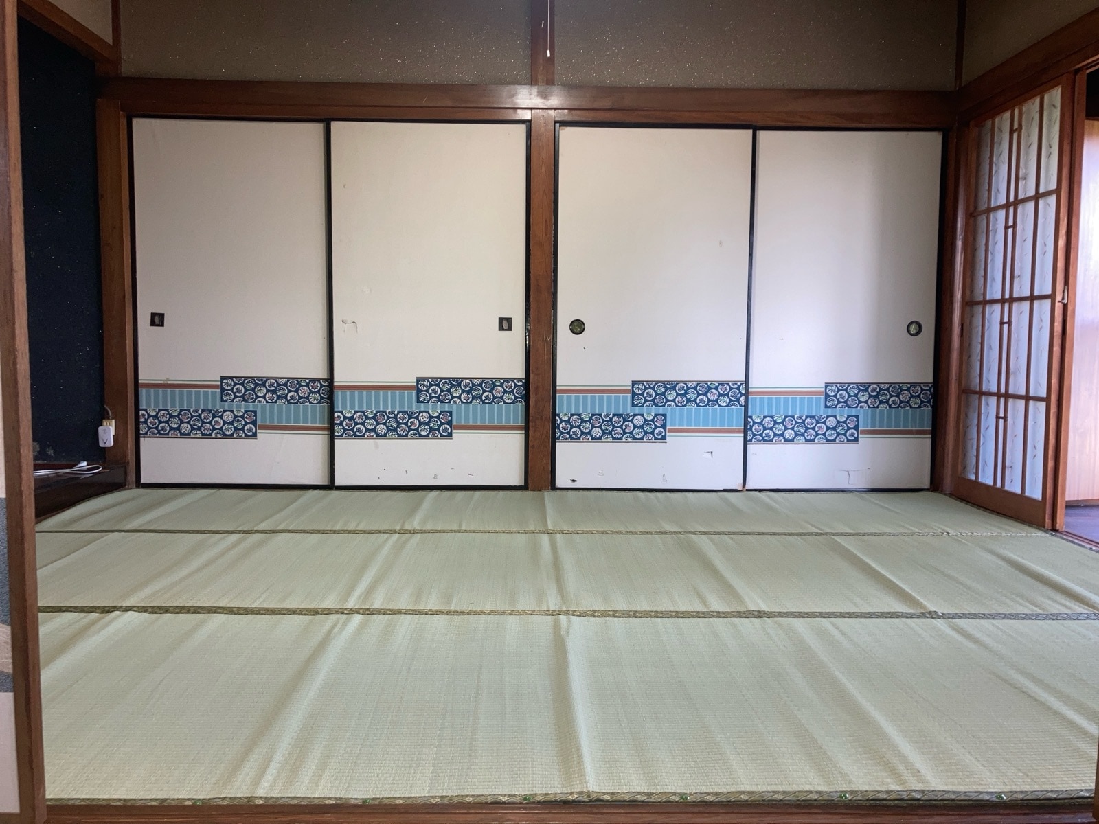 Honma: A photo of a 6-tatami Japanese-style room.
