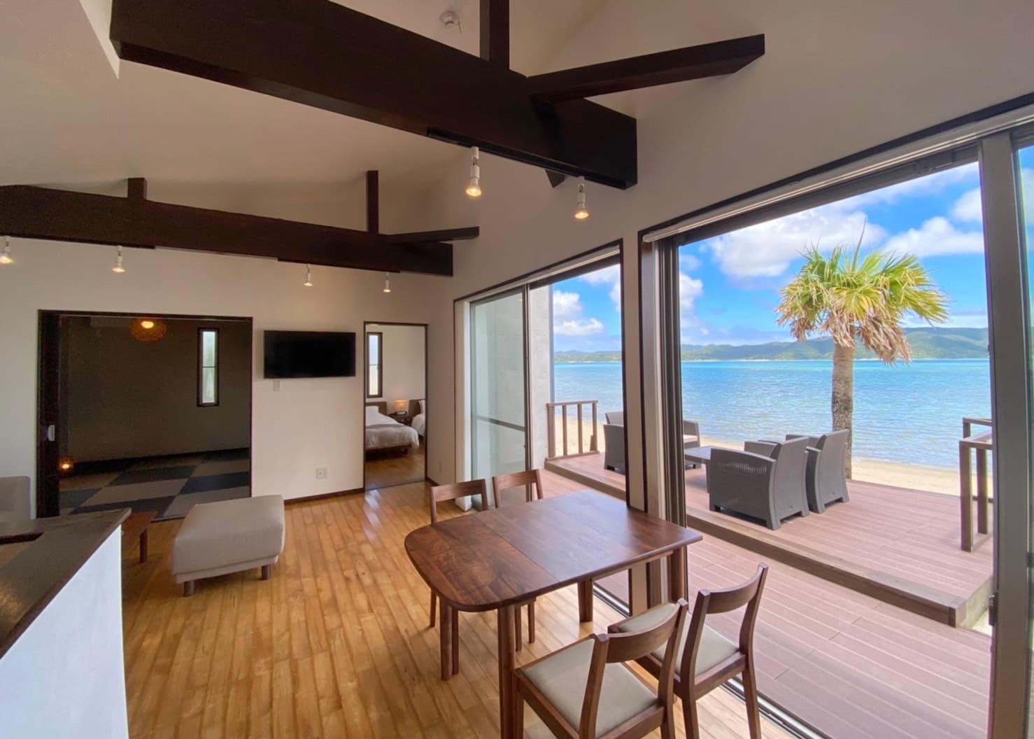 Spacious living room