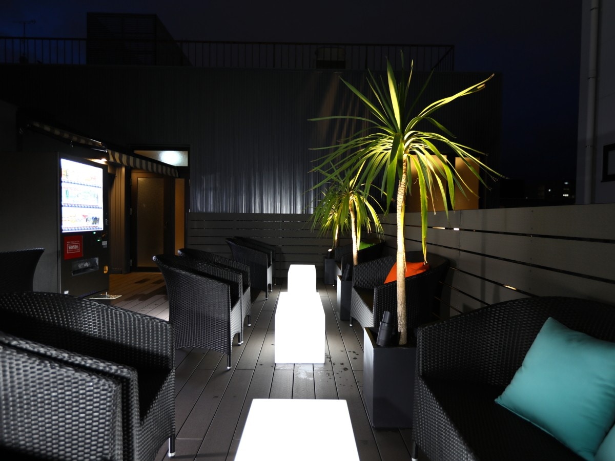 Please use the terrace on the 4th floor as a place for chatting and relaxing. (Smoking is also possible)