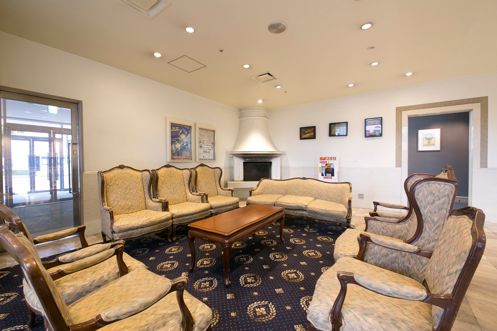 1st floor lobby