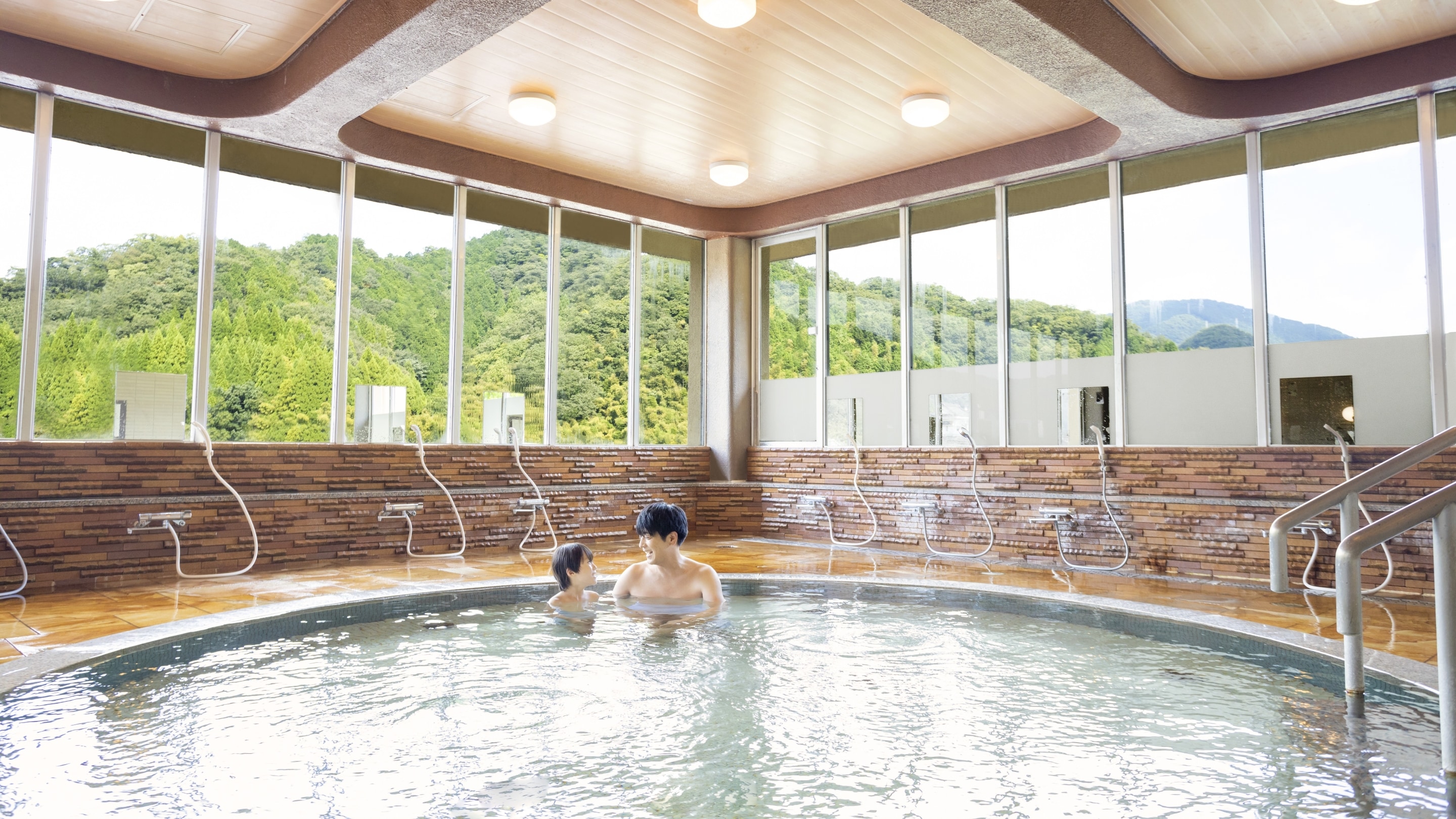 Panoramic large bath, Unryu-no-Yu (for men)