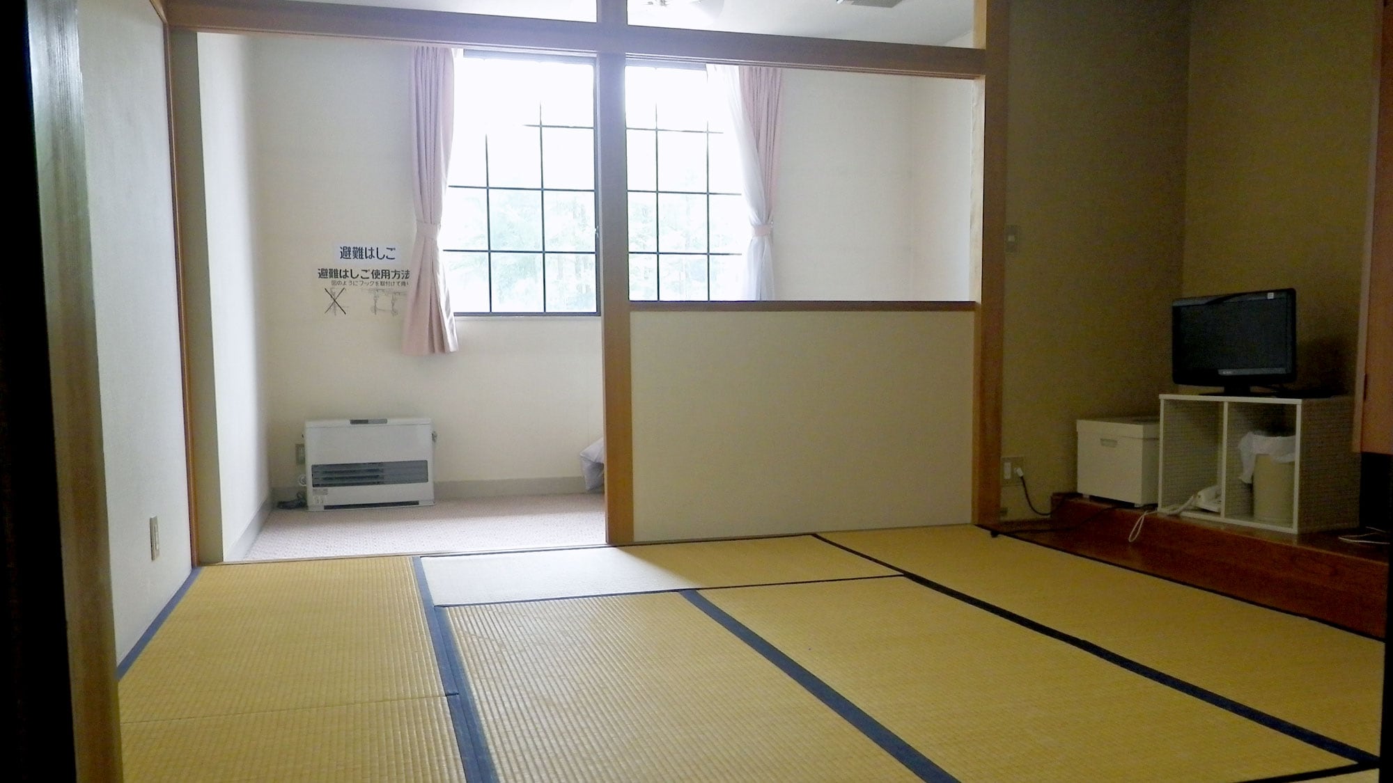 *[New Wing Japanese-Western Room] Great for groups or families to relax in.