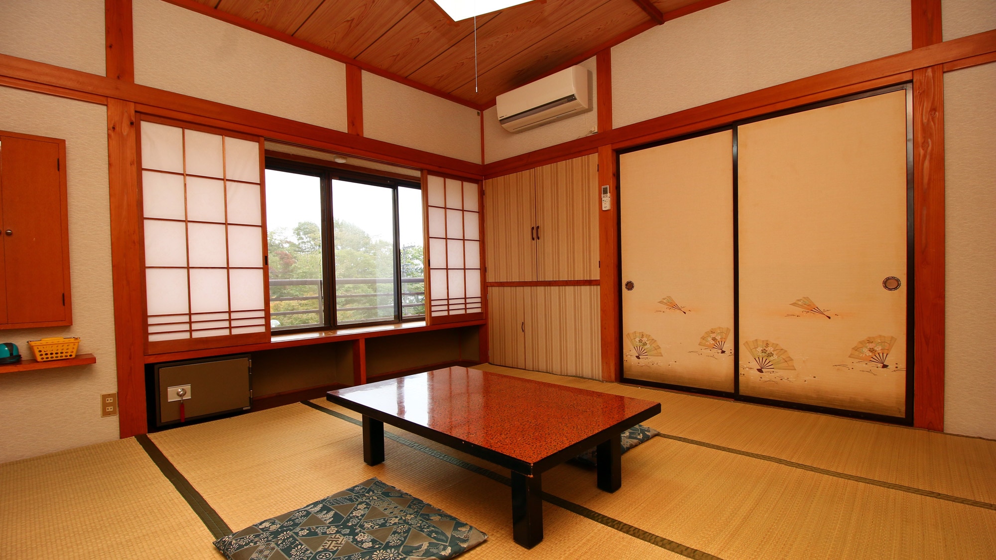 # [10 tatami Japanese-style room]