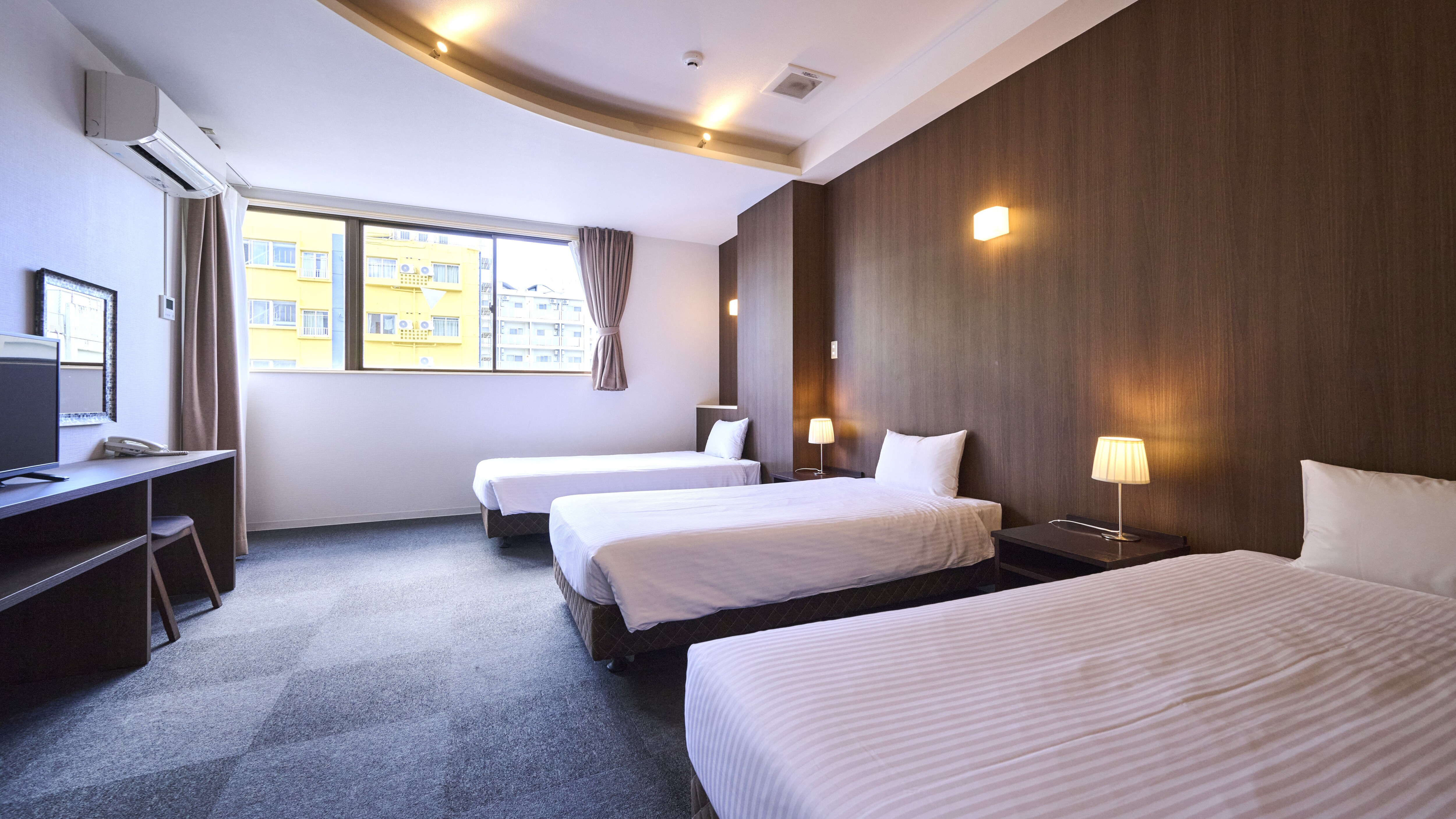 Triple room with plenty of space for three people