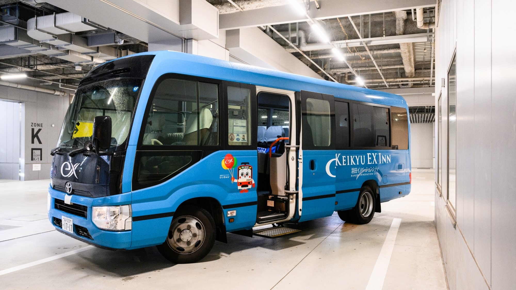 前往羽田機場的免費接駁車（單程，僅限早晨航班）首班車於凌晨 4:30 出發。