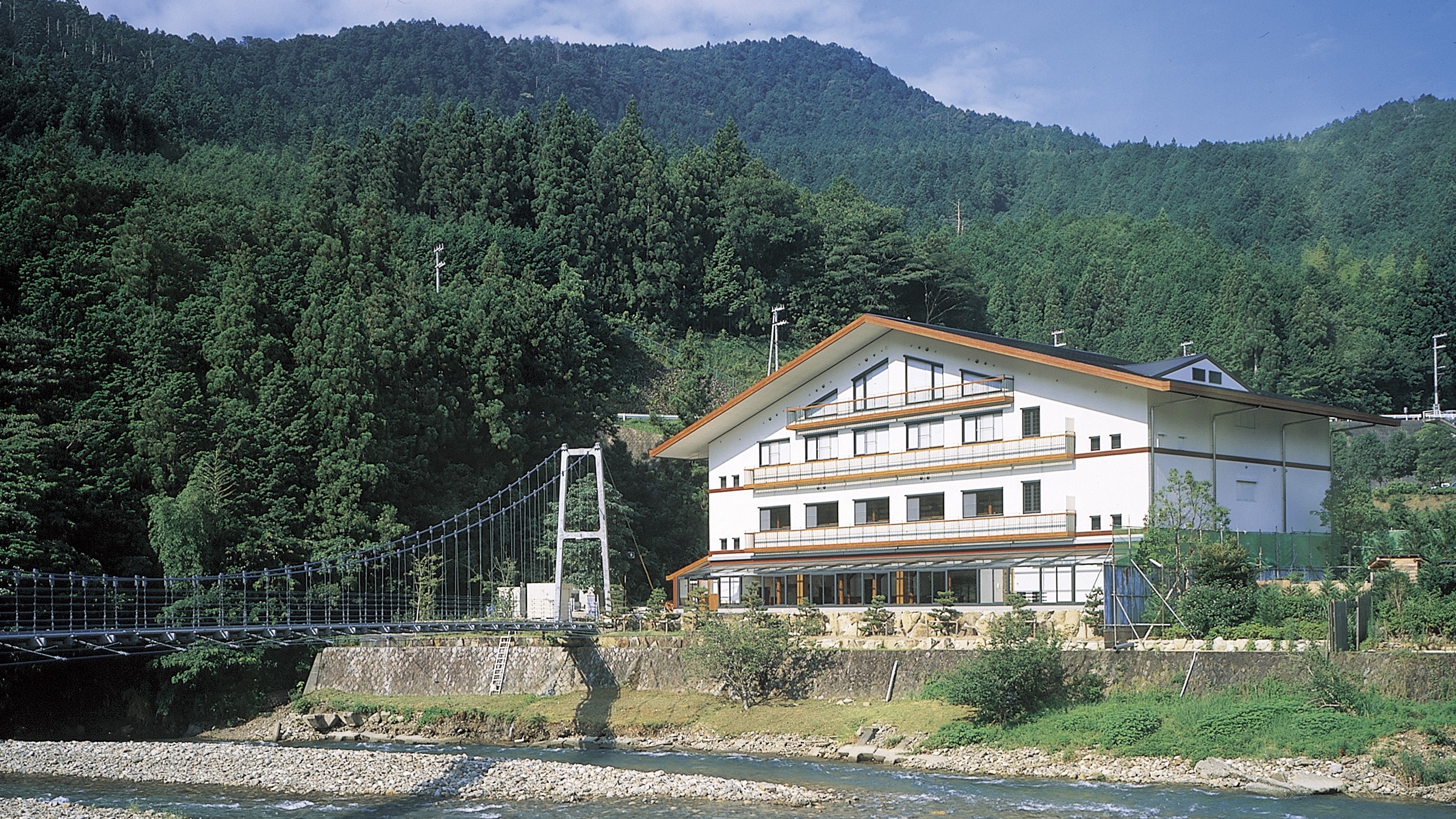 Yamayuri exterior (suspension bridge)