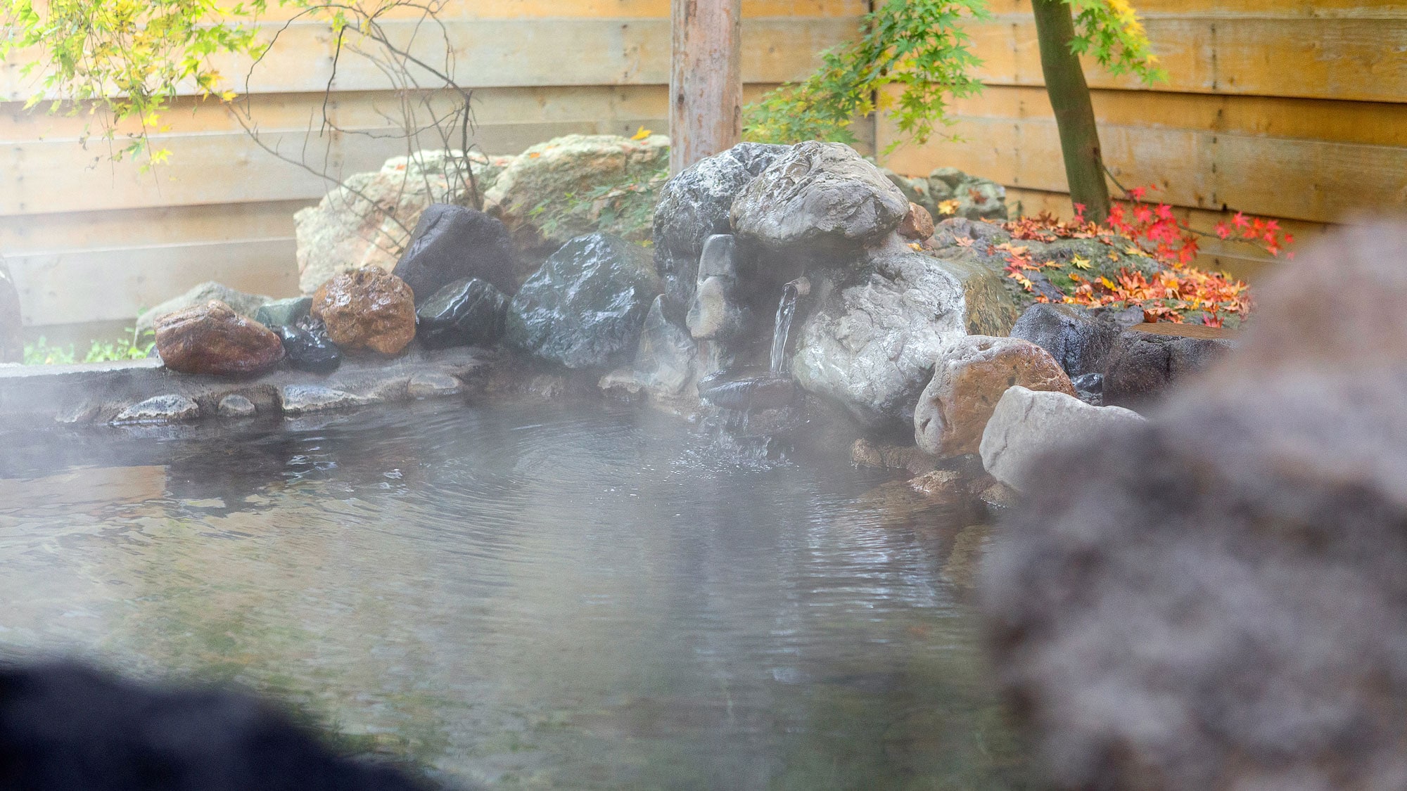 [Hot springs/open-air baths] The open-air baths are so relaxing that you'll find yourself squealing out loud as you soak.