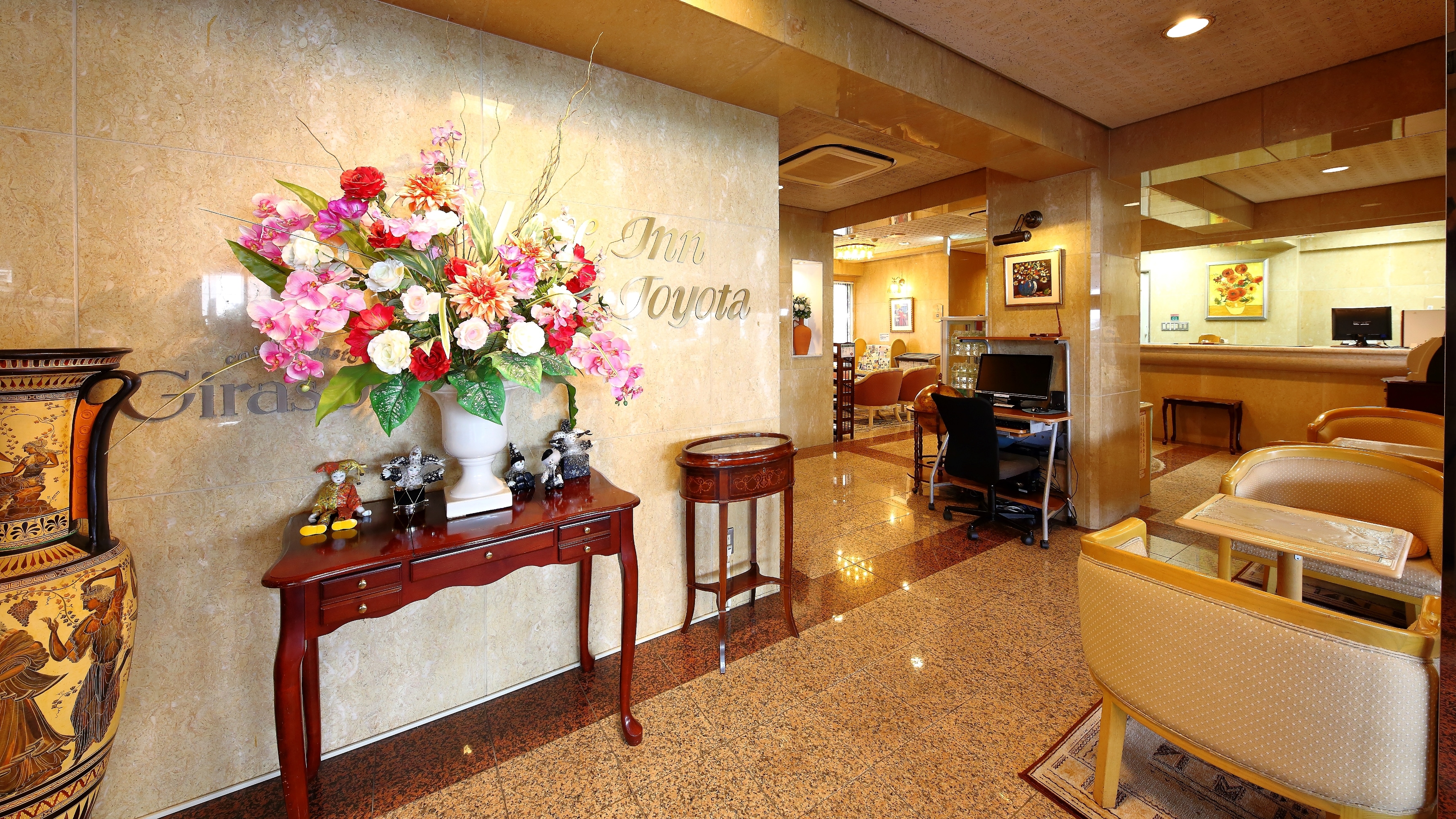 Palace Inn Toyota lobby
