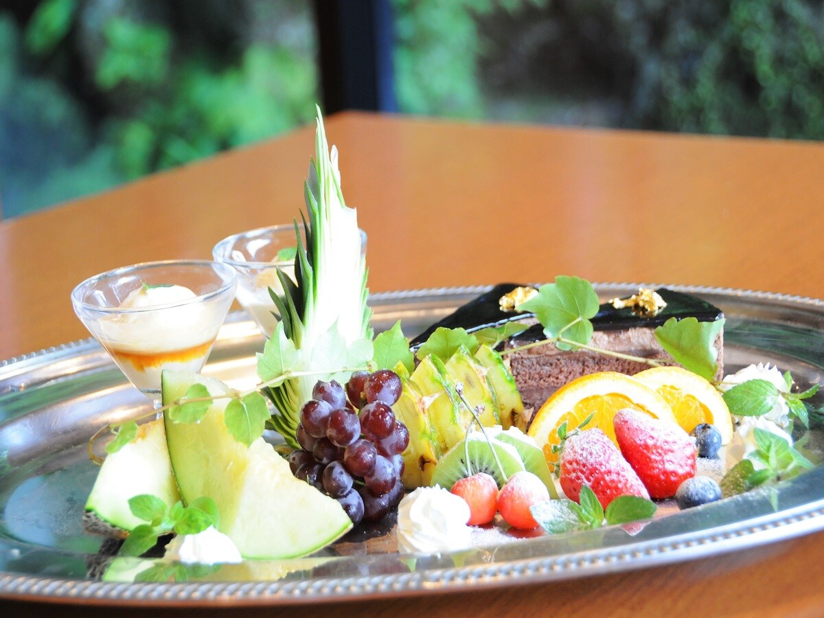 An example of a dessert plate